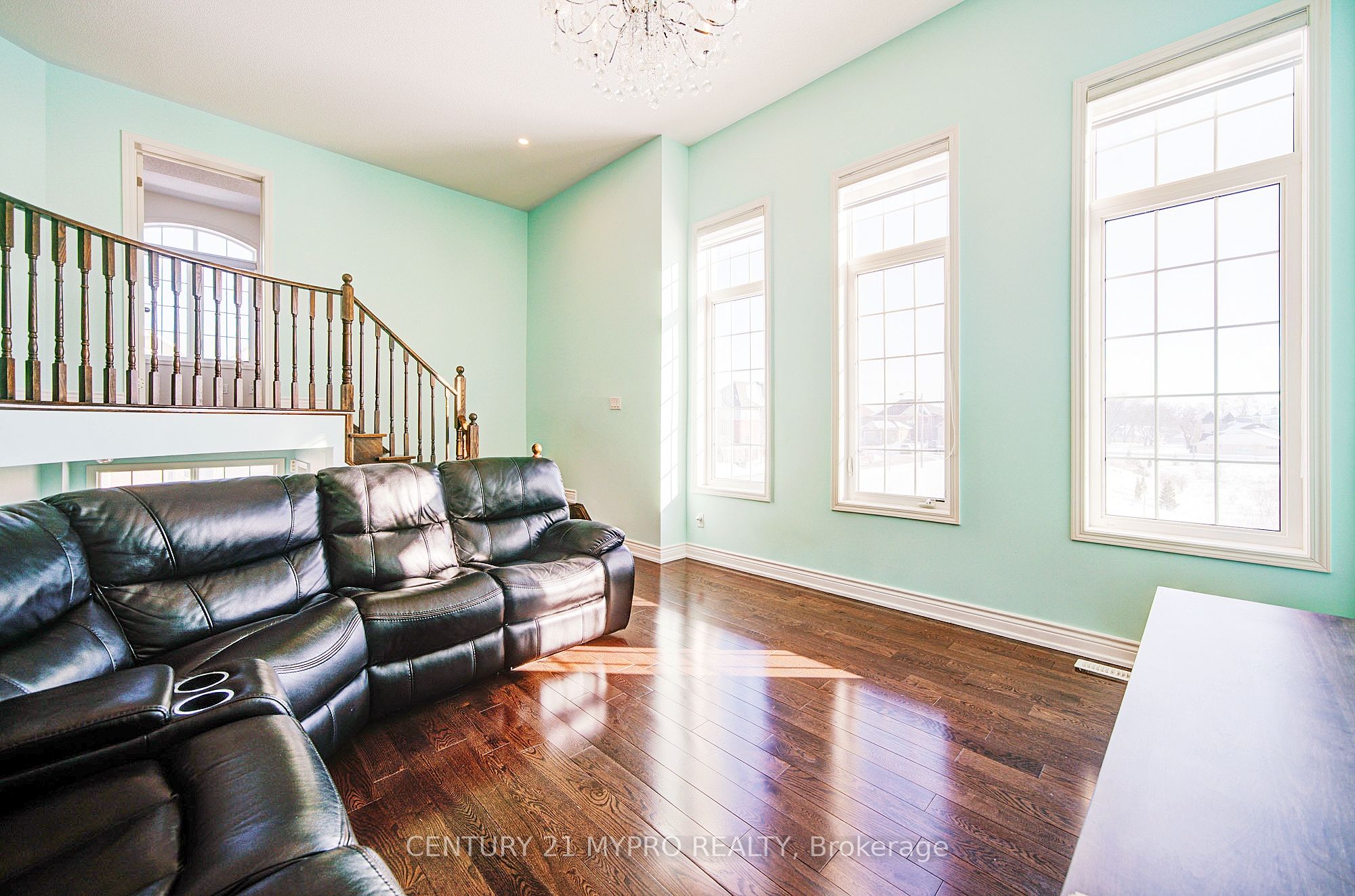 2360 Dress Circle Crescent