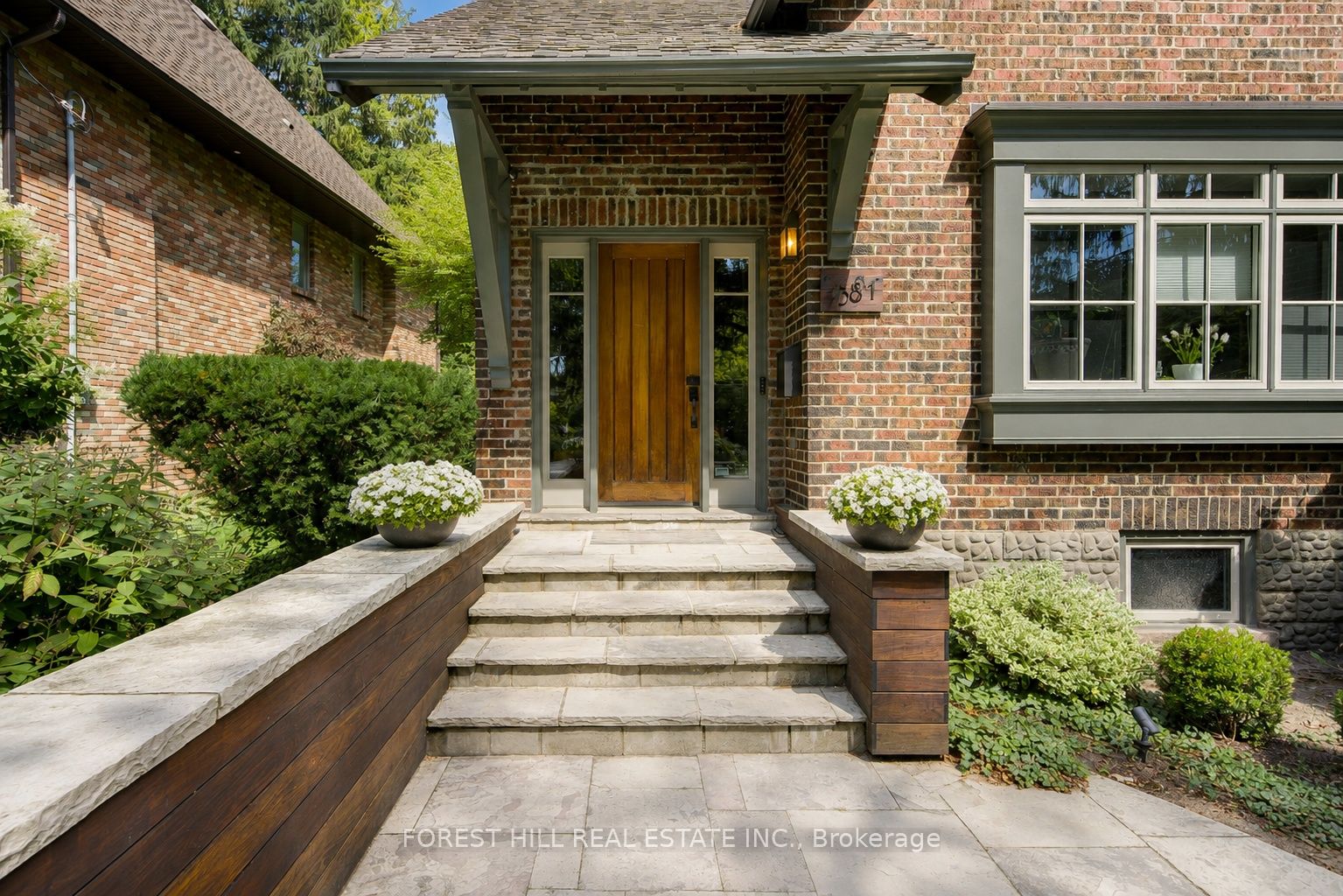 1381 Lorne Park Road