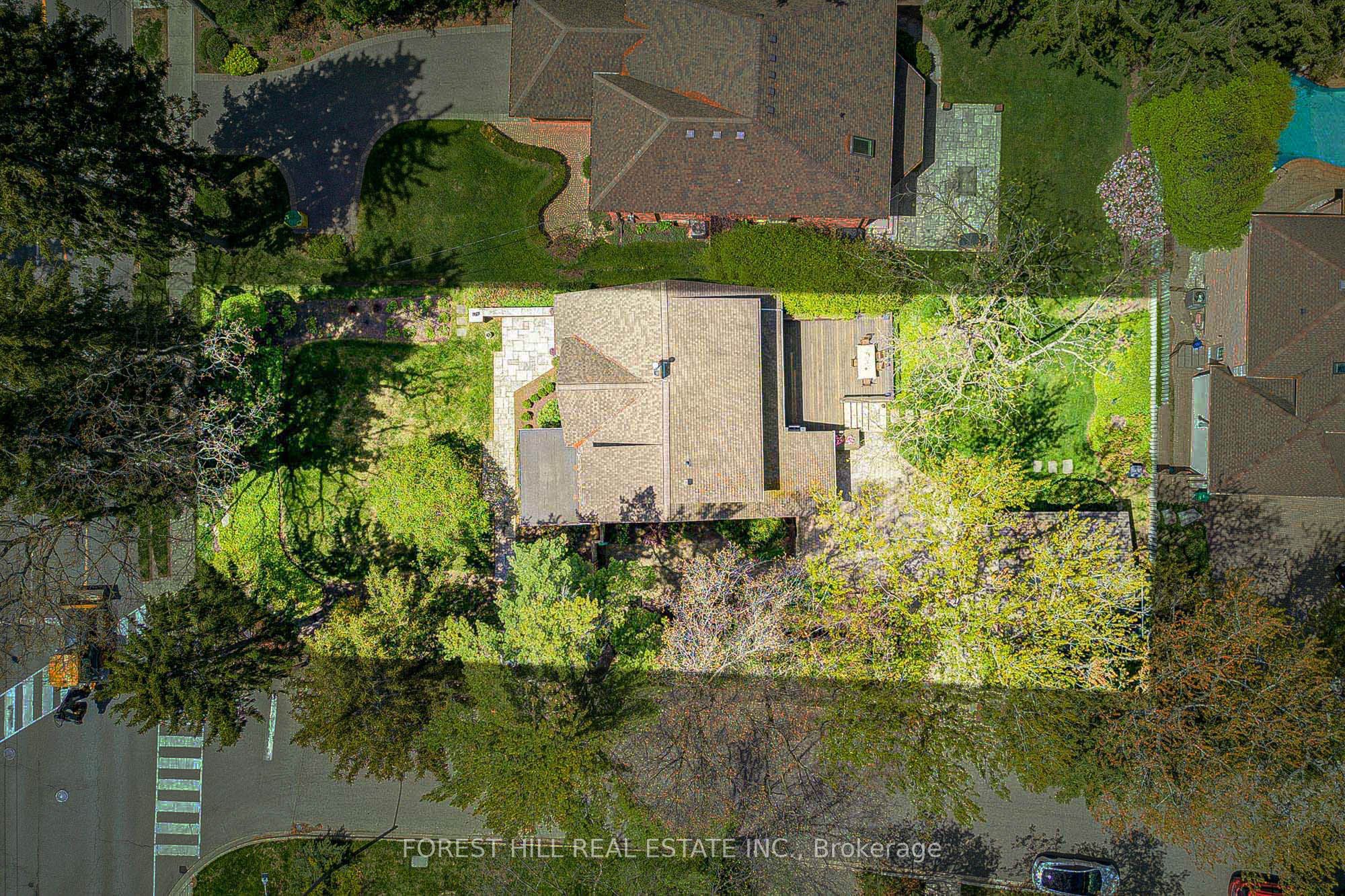 1381 Lorne Park Road