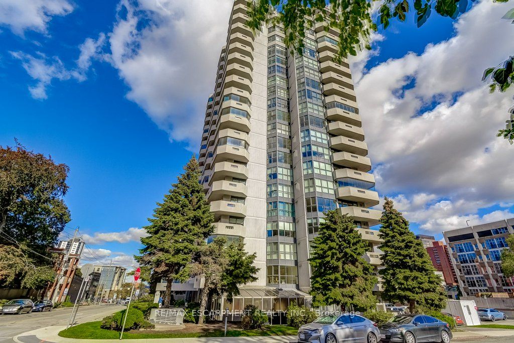 67 CAROLINE Street S 9D