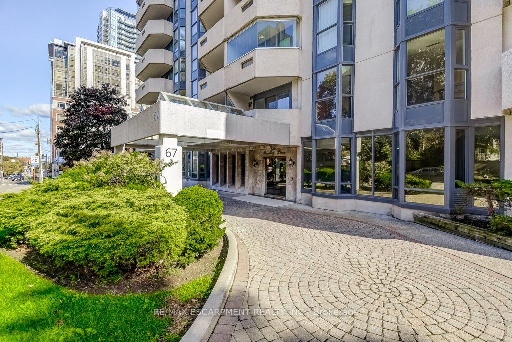 67 CAROLINE Street S 9D