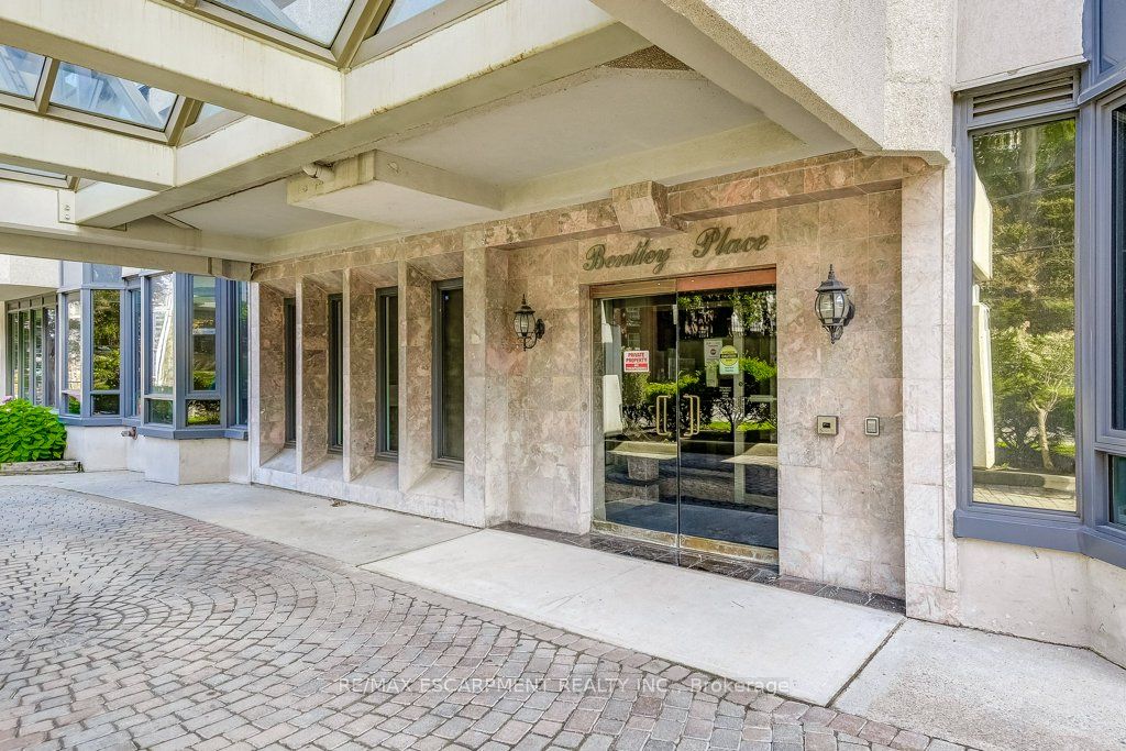 67 CAROLINE Street S 9D