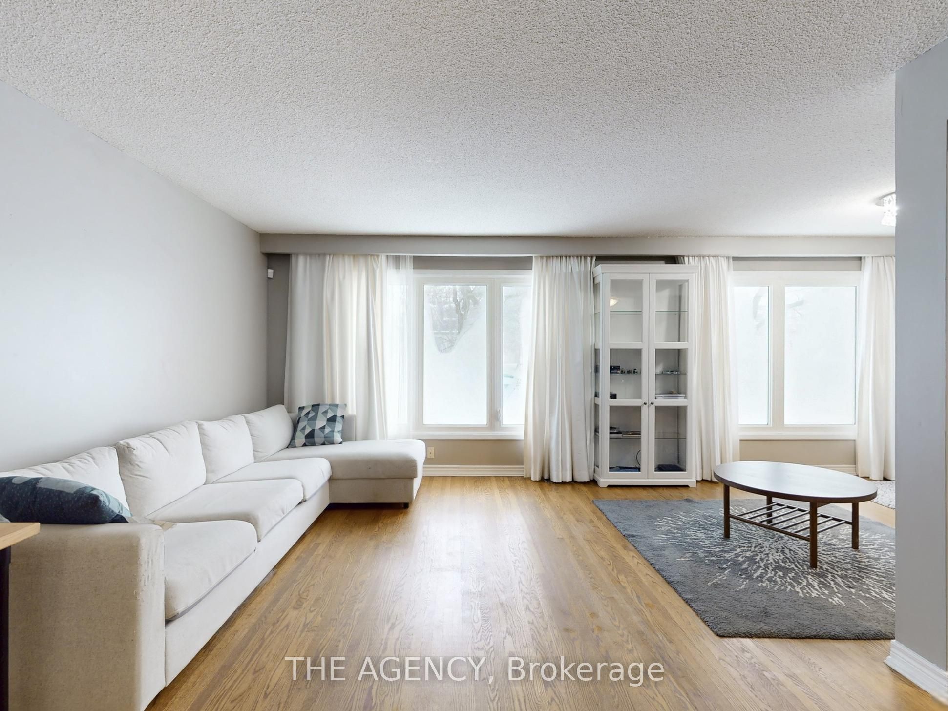 54 Manorglen Crescent