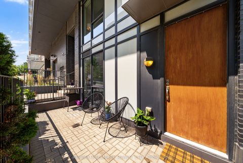 18 Rean Drive TH3 Toronto C15 ON M2K 0C7