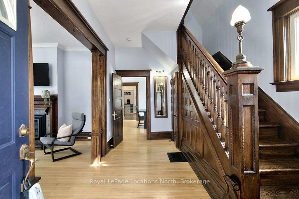 120 Marshall Street E