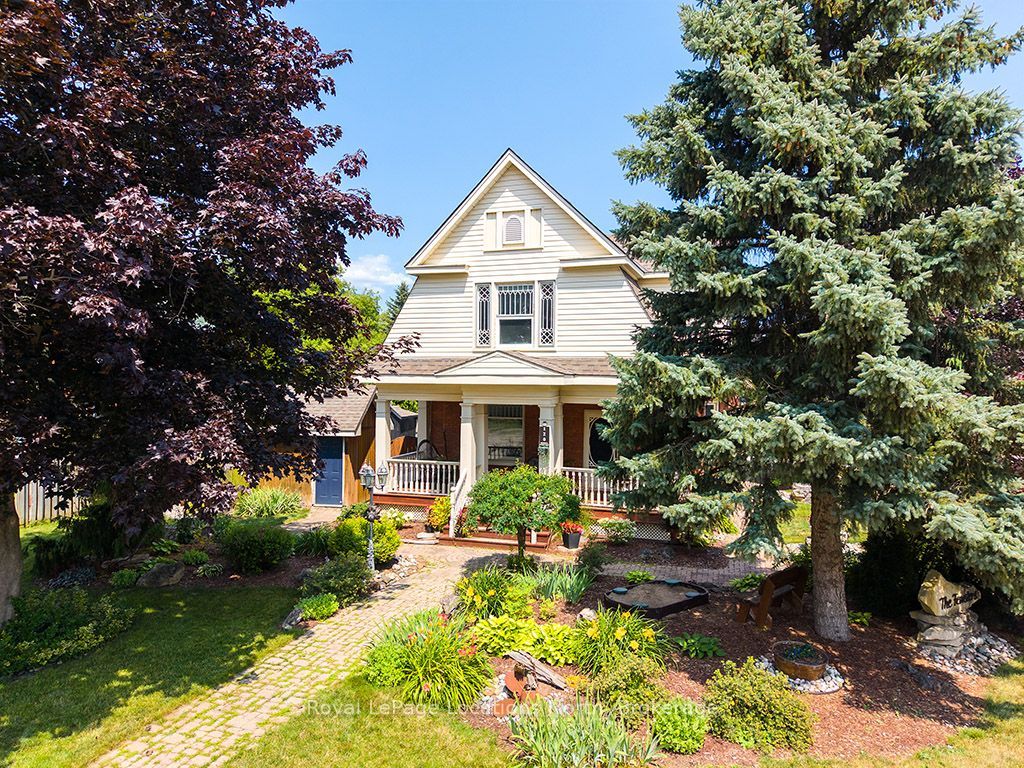 120 Marshall Street E