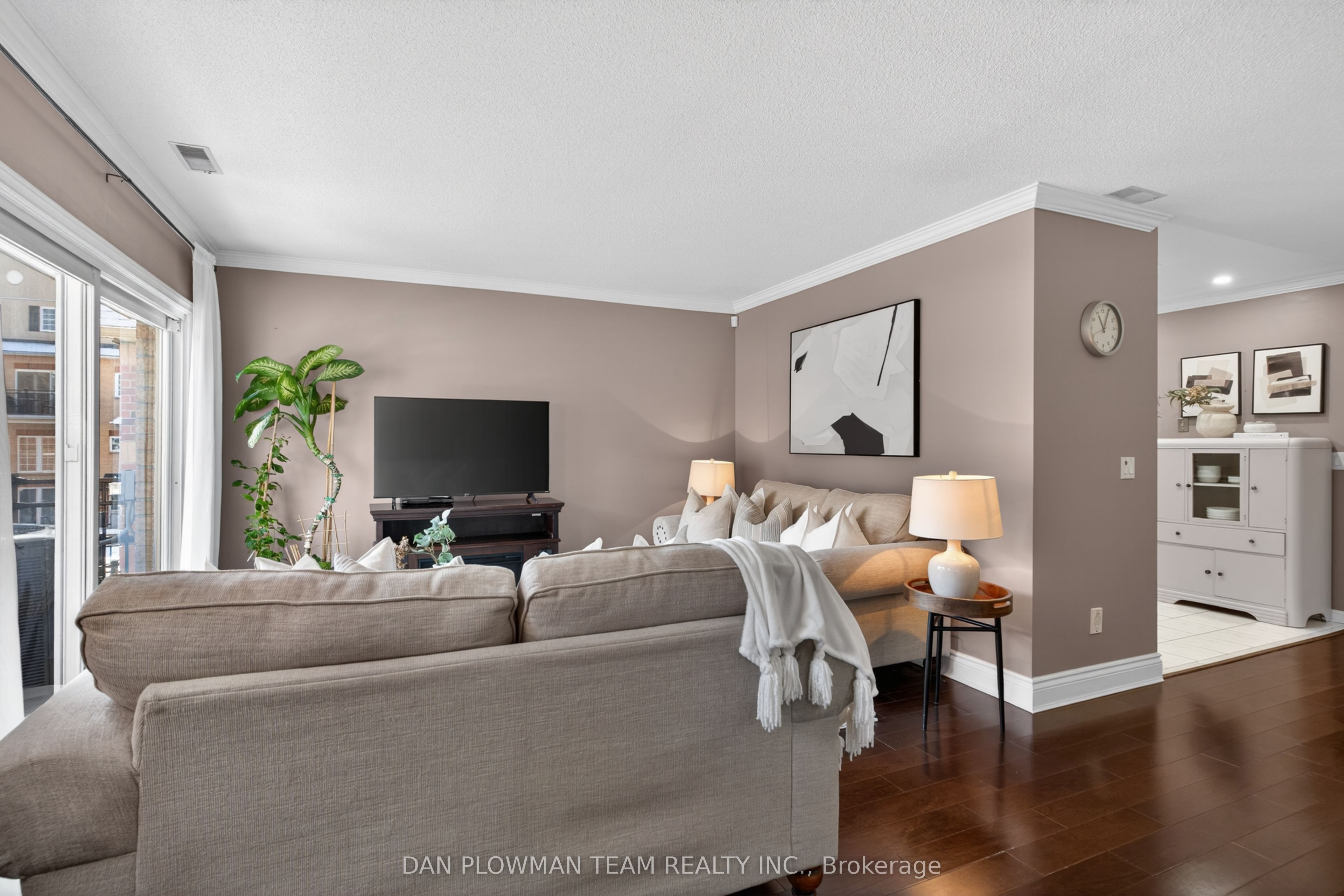 1400 The Esplanade Street N 609
