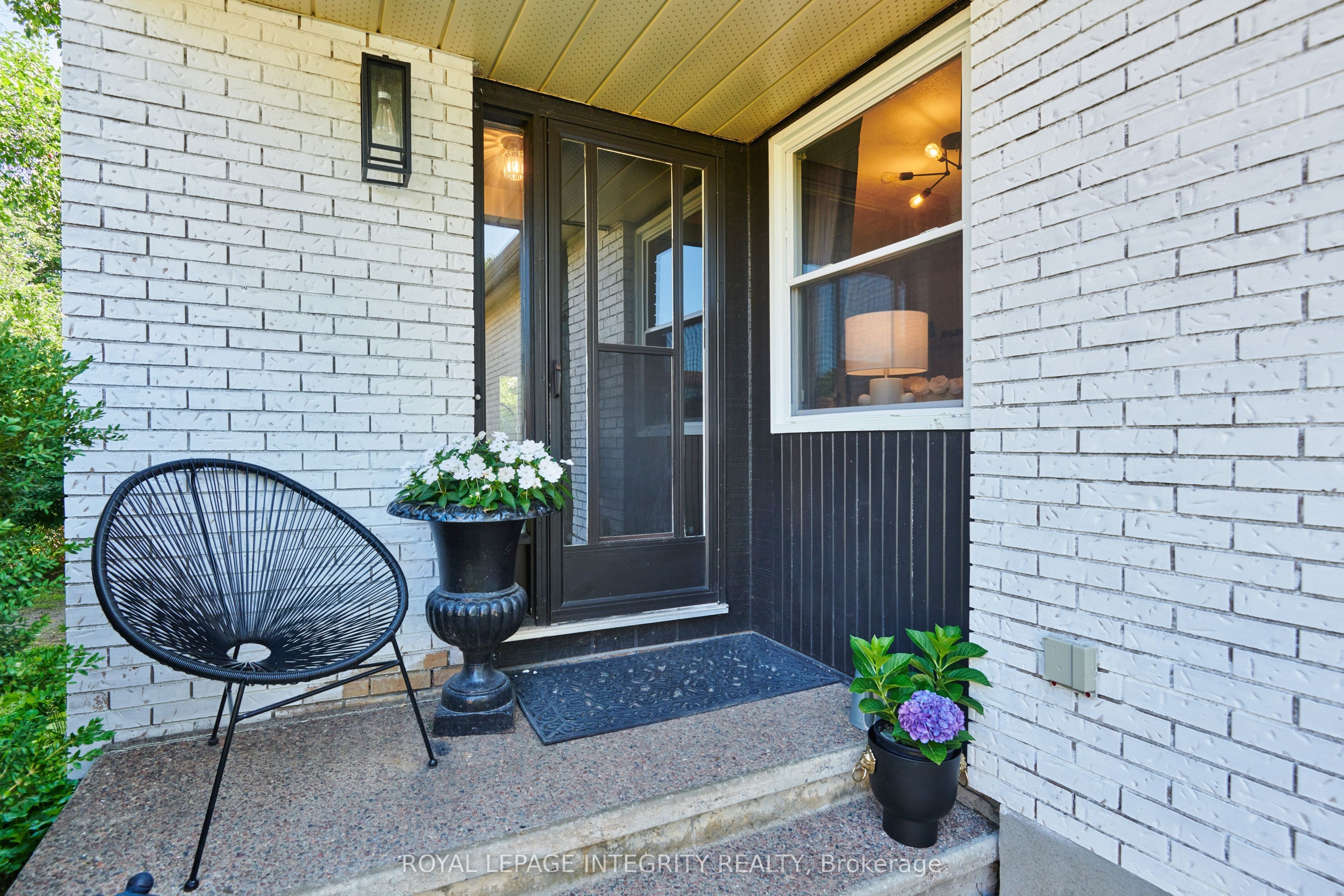 209 SHERWAY Drive