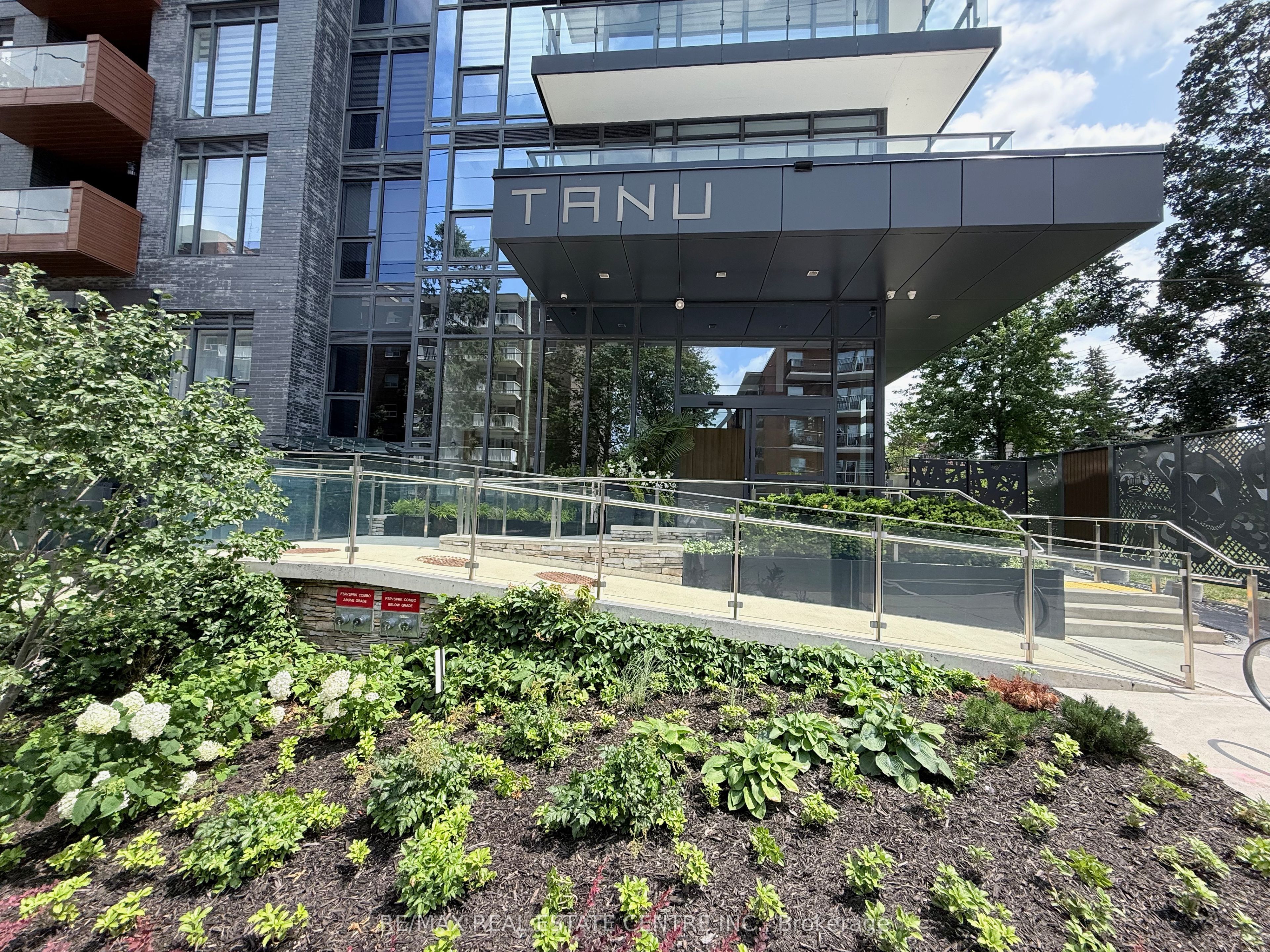 21 Park Street E 1507