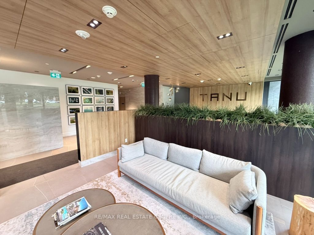 21 Park Street E 1507