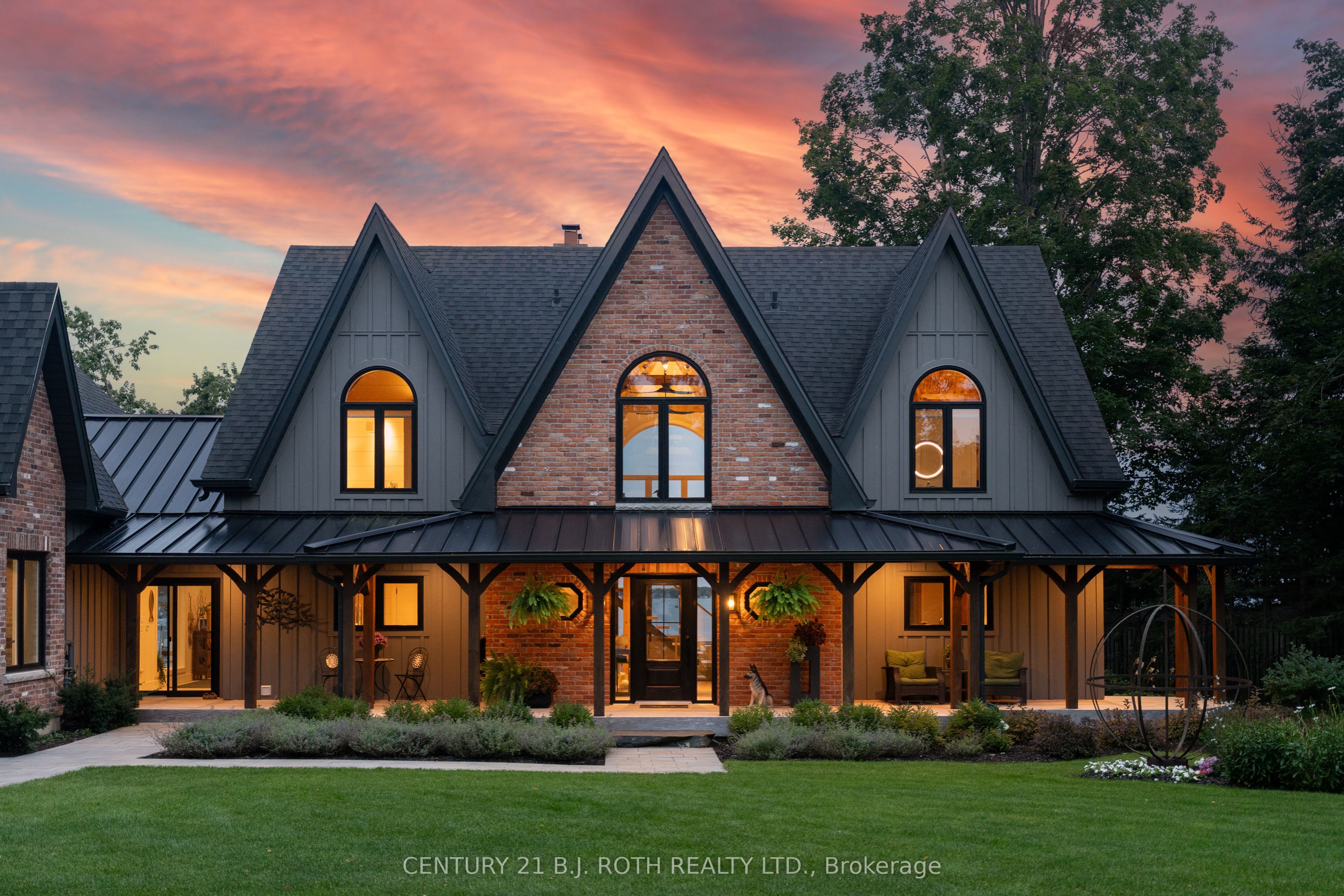 247 Lakeshore Road W