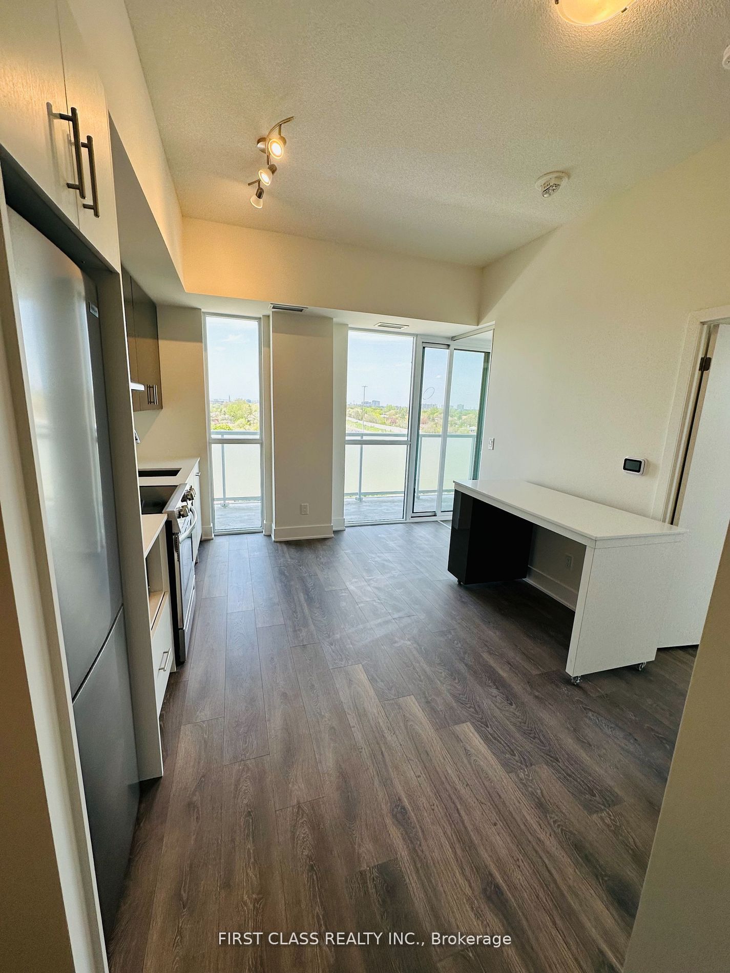 188 Fairview Mall Drive 815