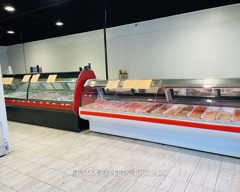 157 dundas street east N/A E 6