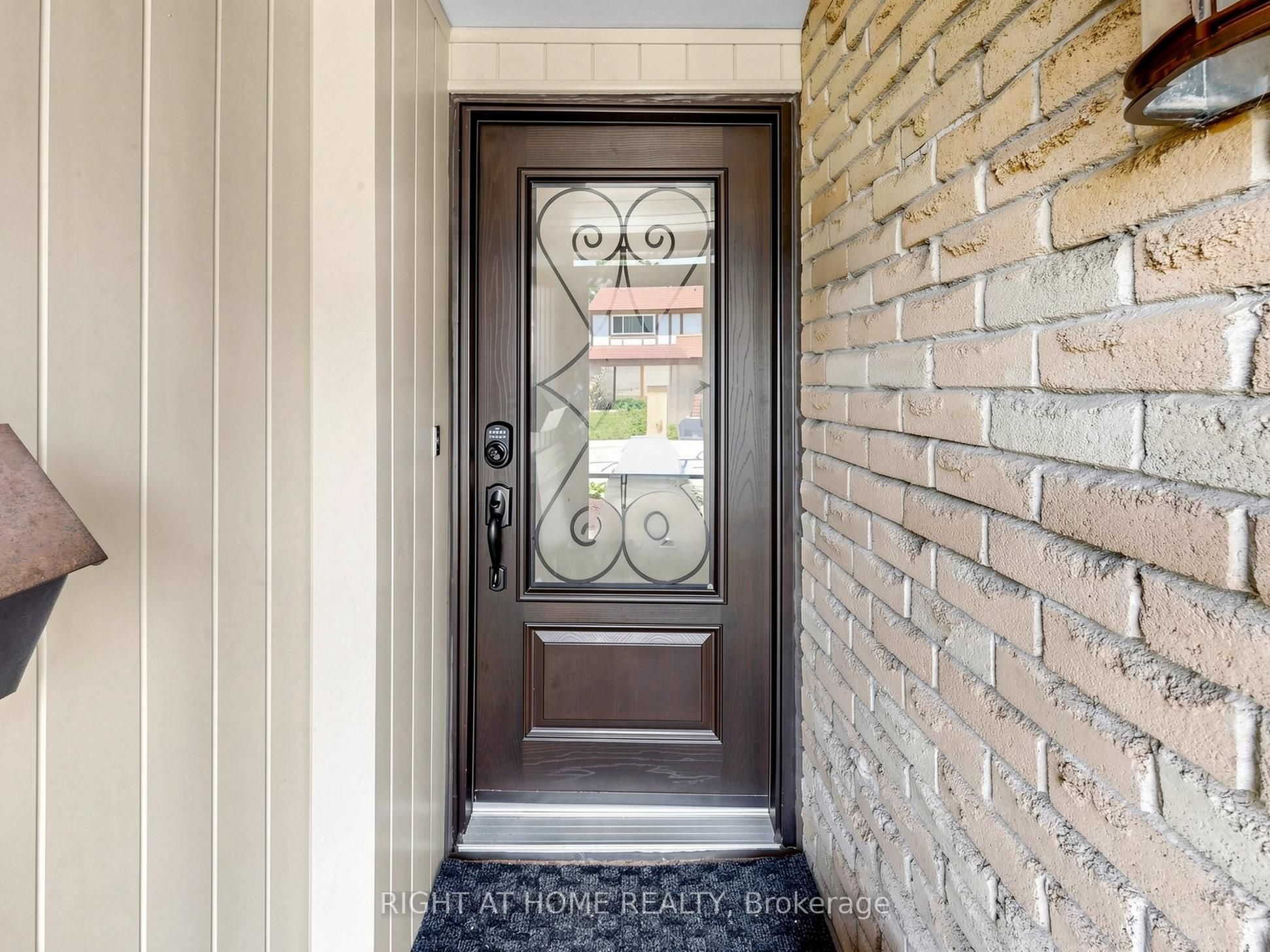 1580 Lancaster Drive 2