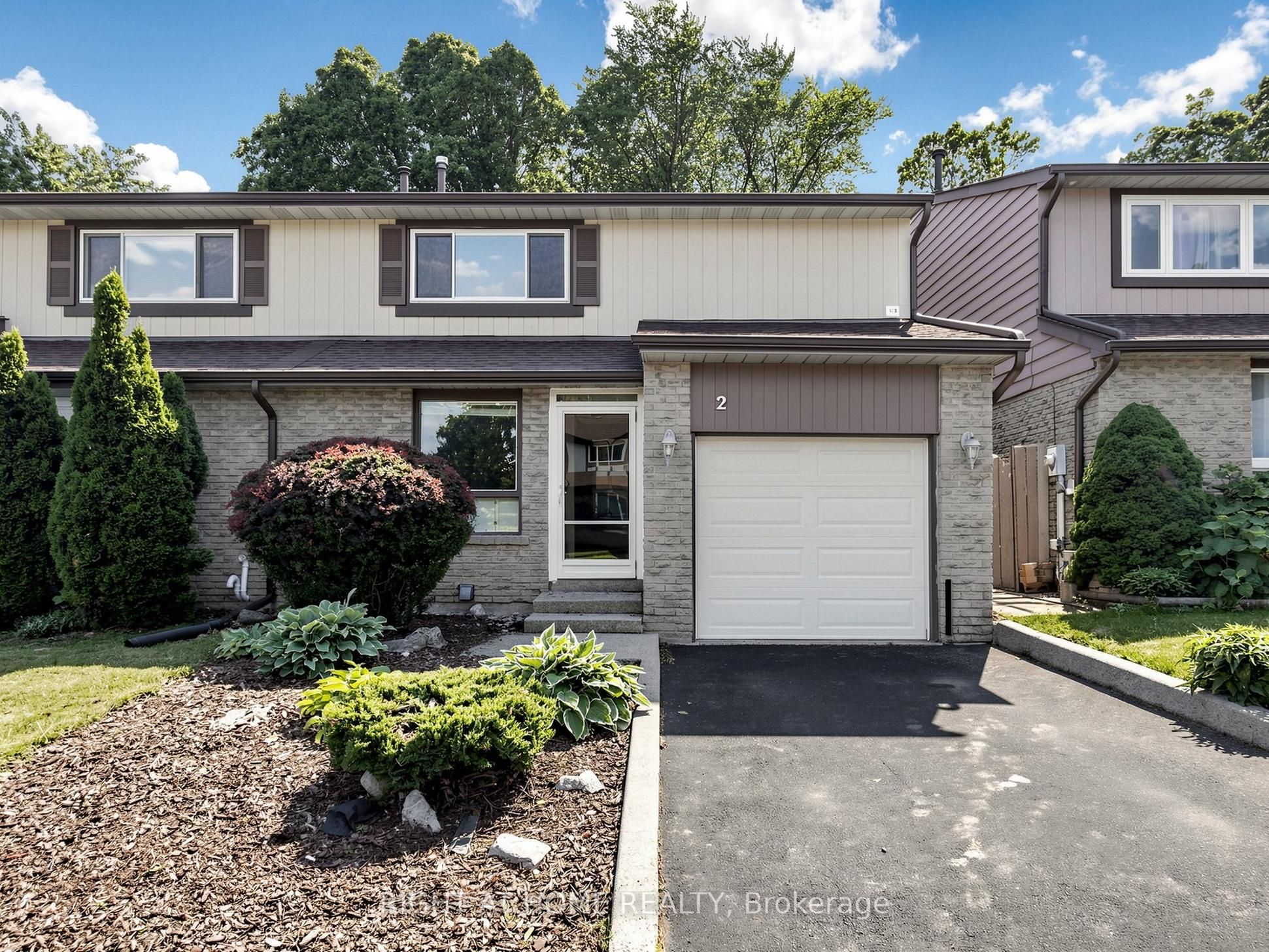 1580 Lancaster Drive 2