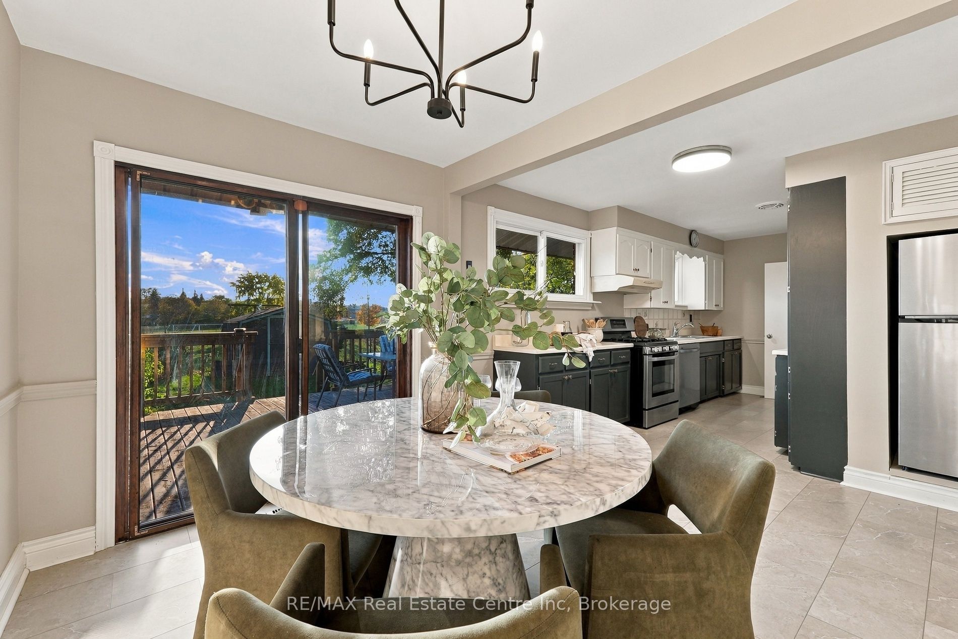 43 Ottawa Crescent