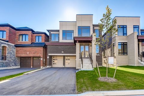215 Fallharvest Way Whitchurch-Stouffville ON L4A 0S1