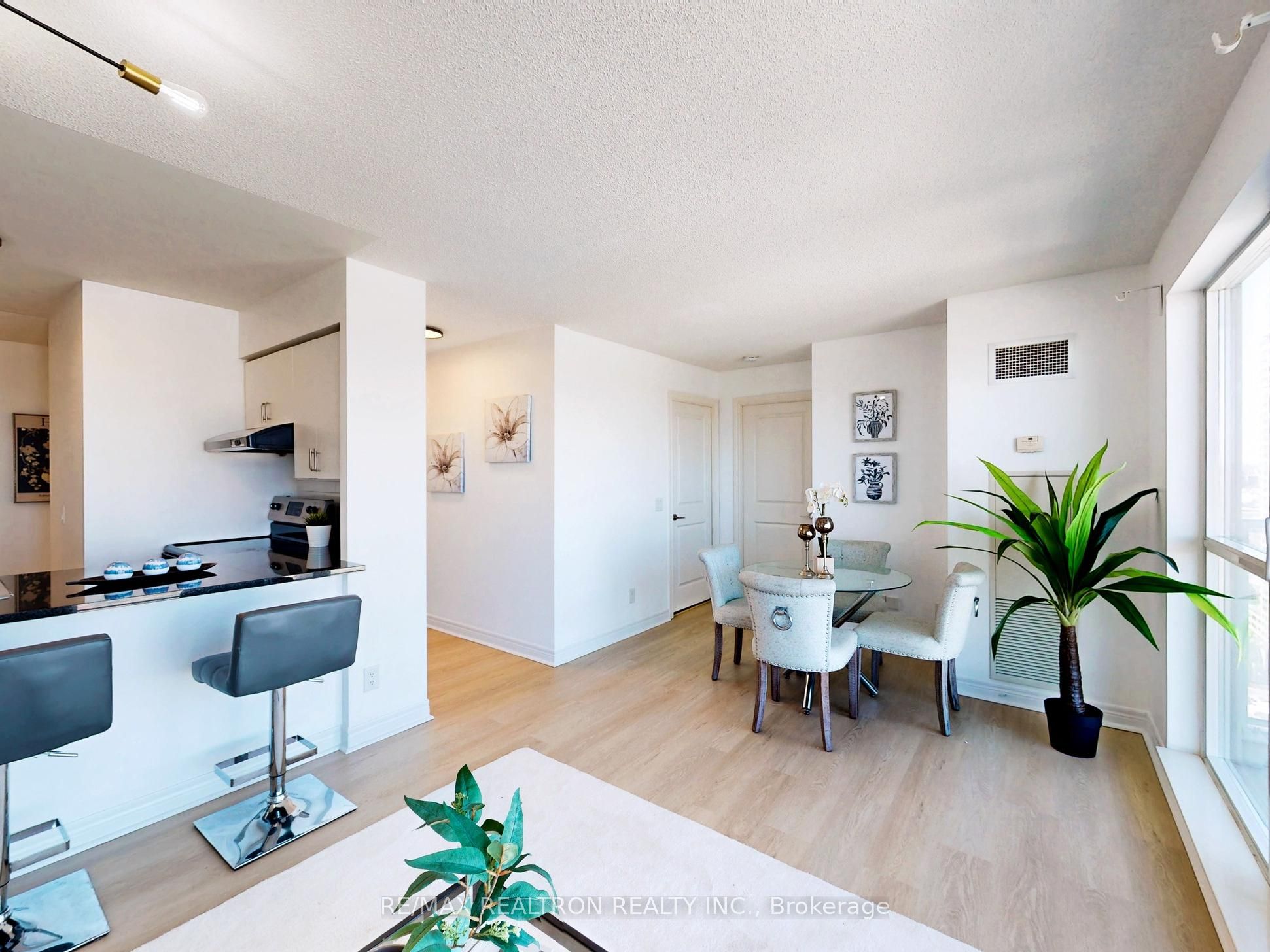 70 Town Centre Court 2501