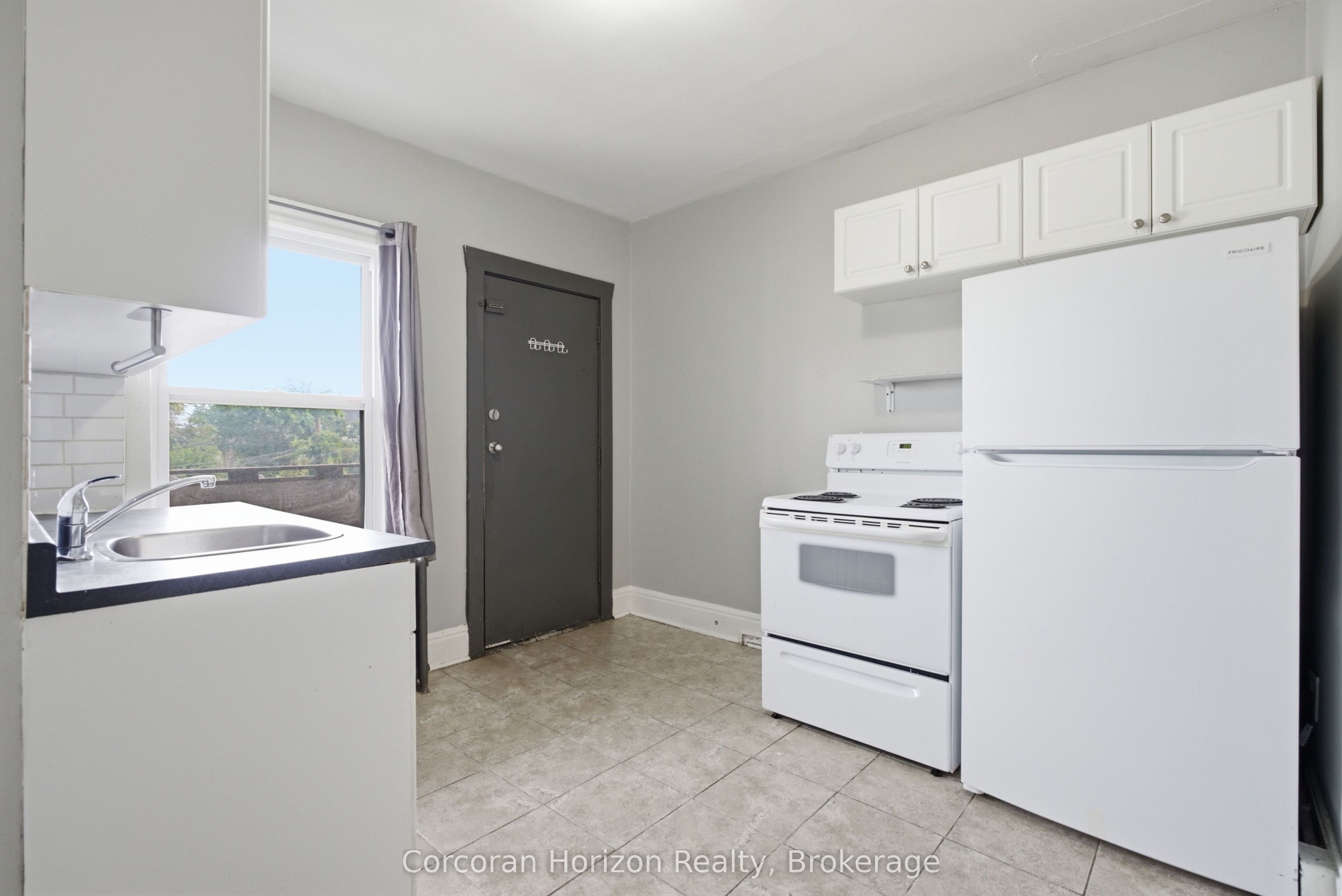 1539-1547 Barton Street E