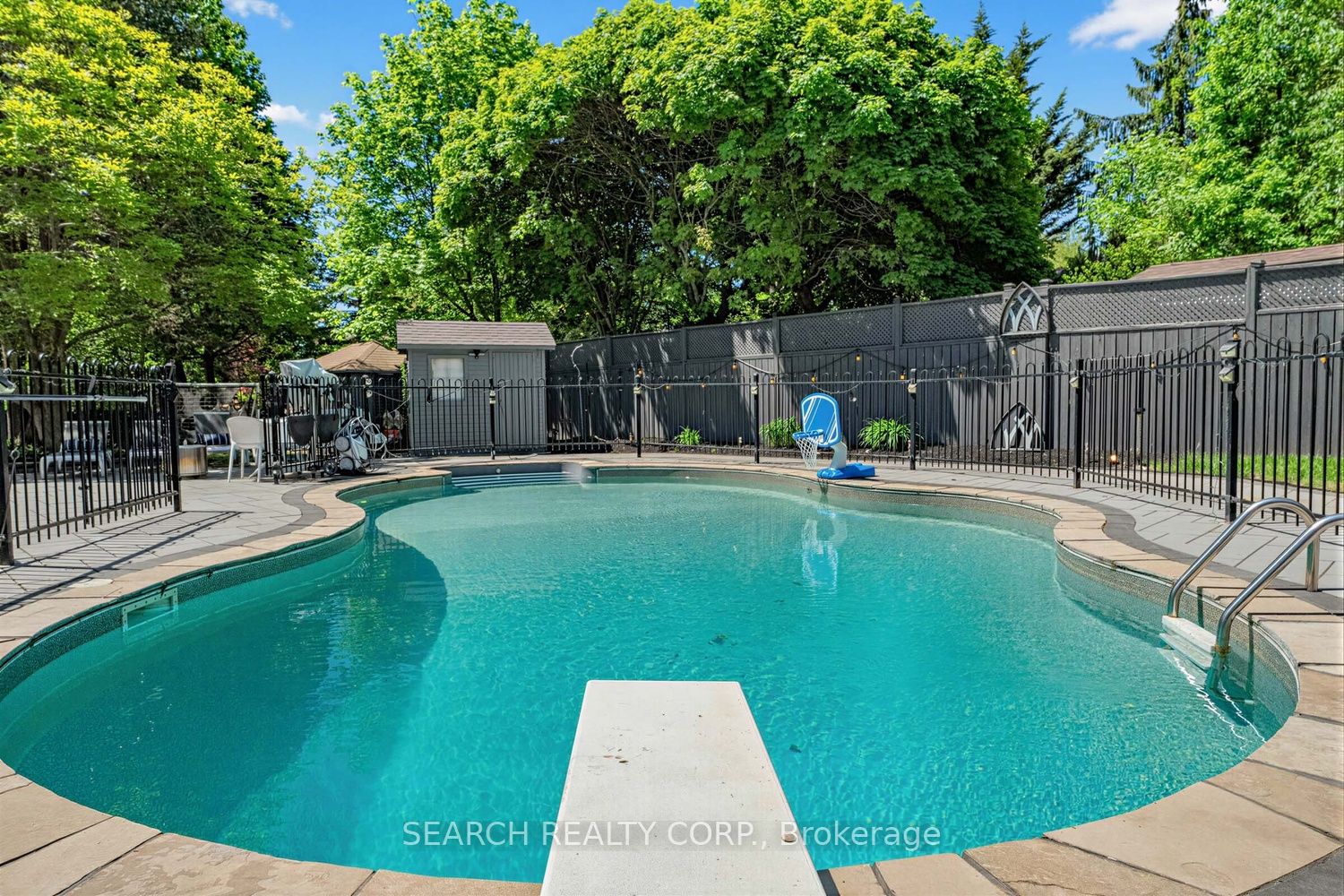 1421 Watersedge Road