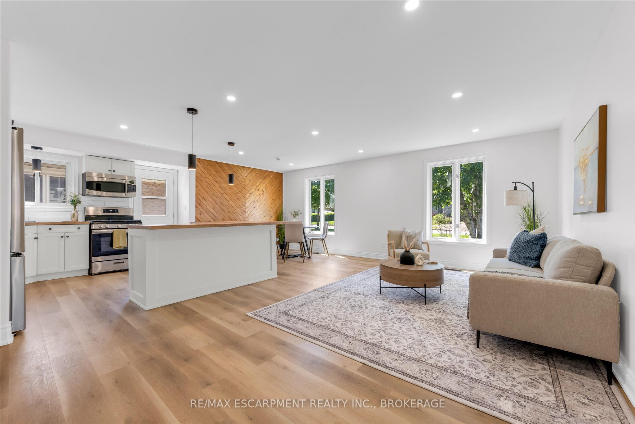 49 Grove Avenue
