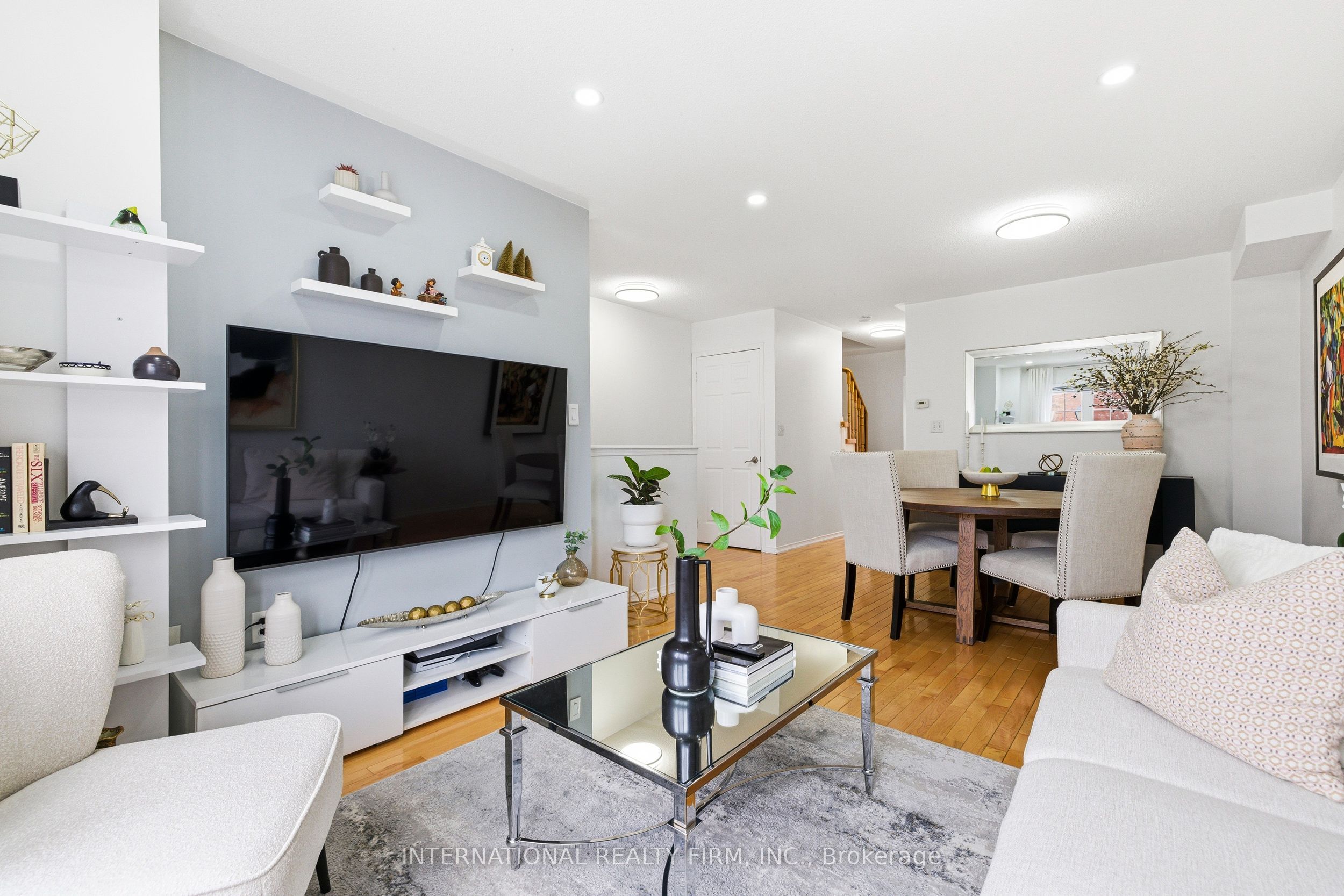35 Ventura Lane