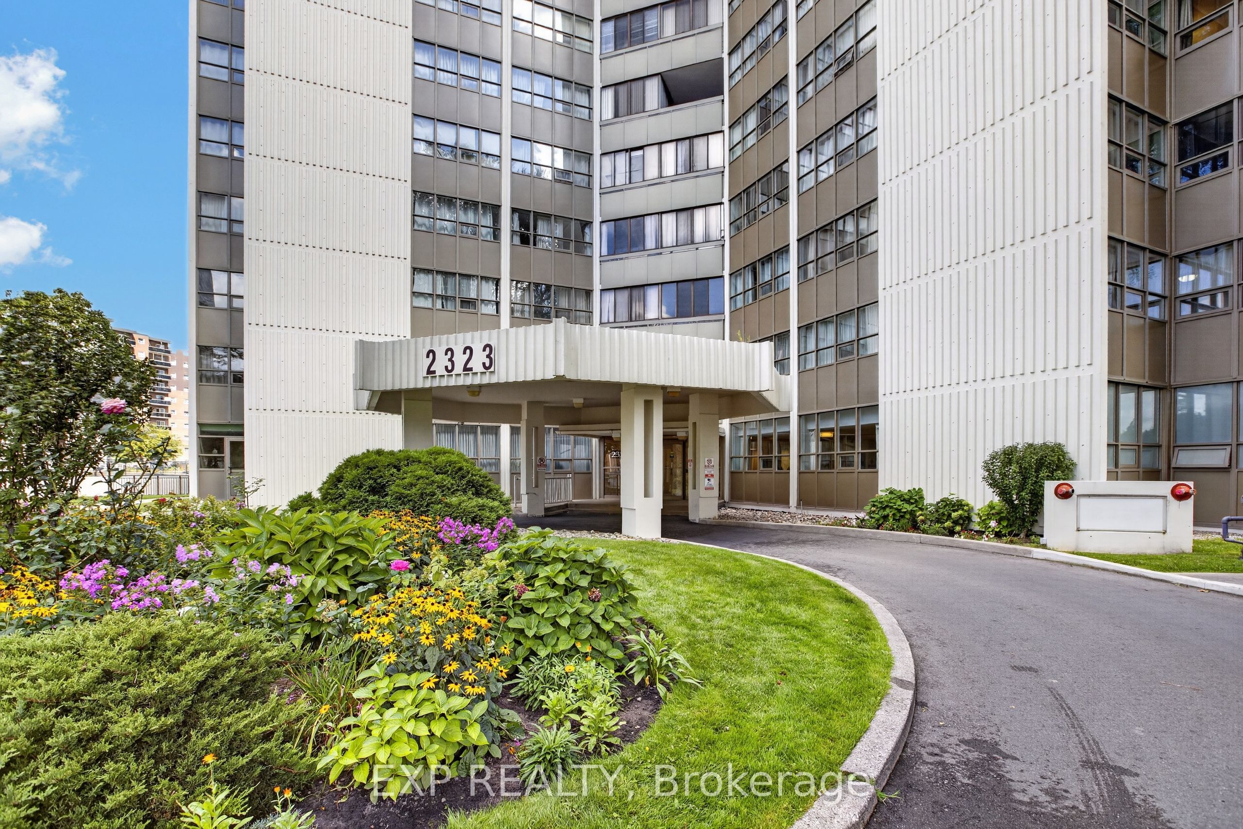 2323 Confederation Parkway 808