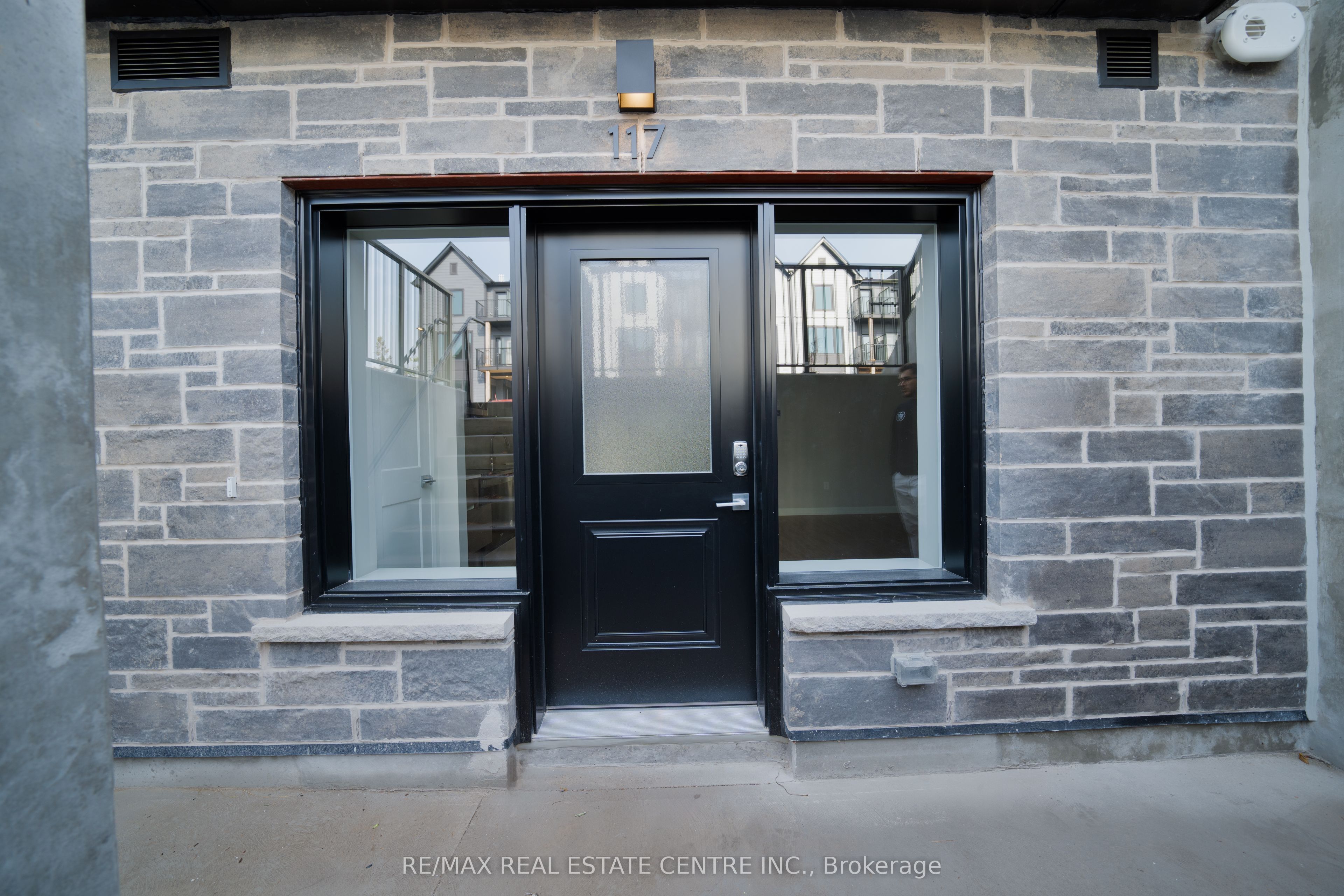 708 Woolwich Street 117