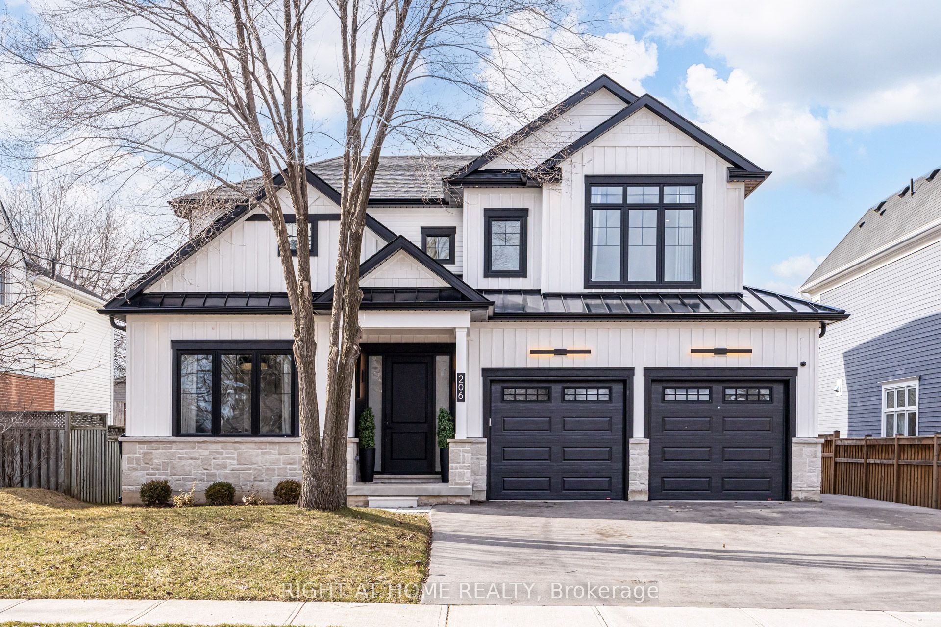 206 Elmwood Crescent