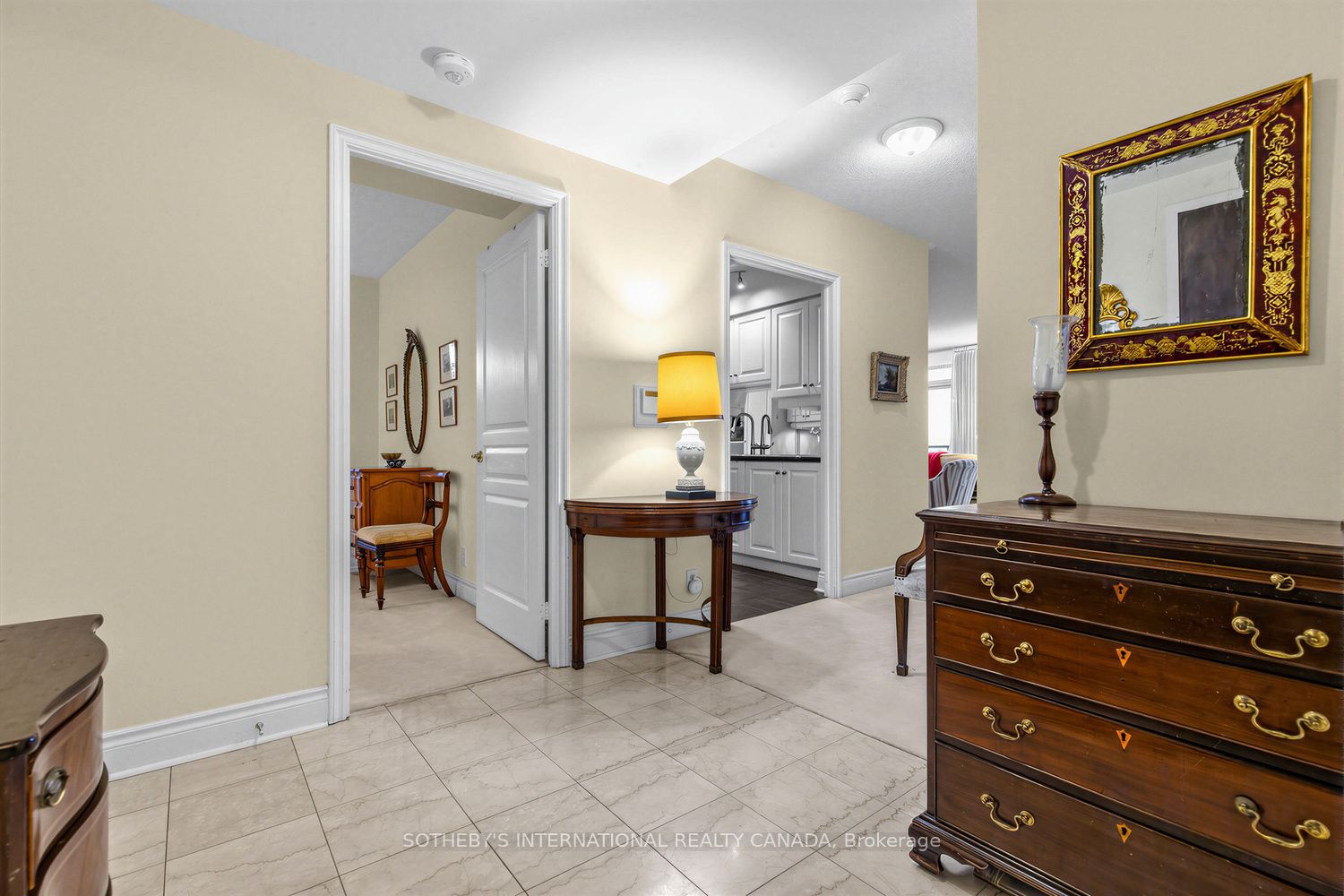 10 Delisle Avenue 814