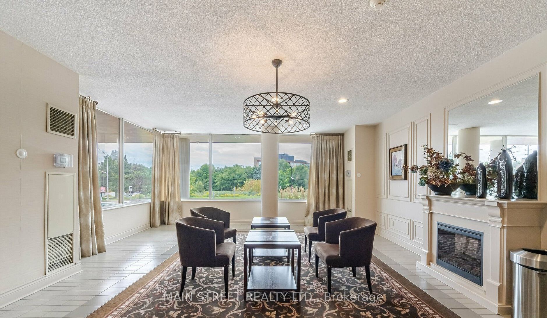 326 Major Mackenzie Drive E 314