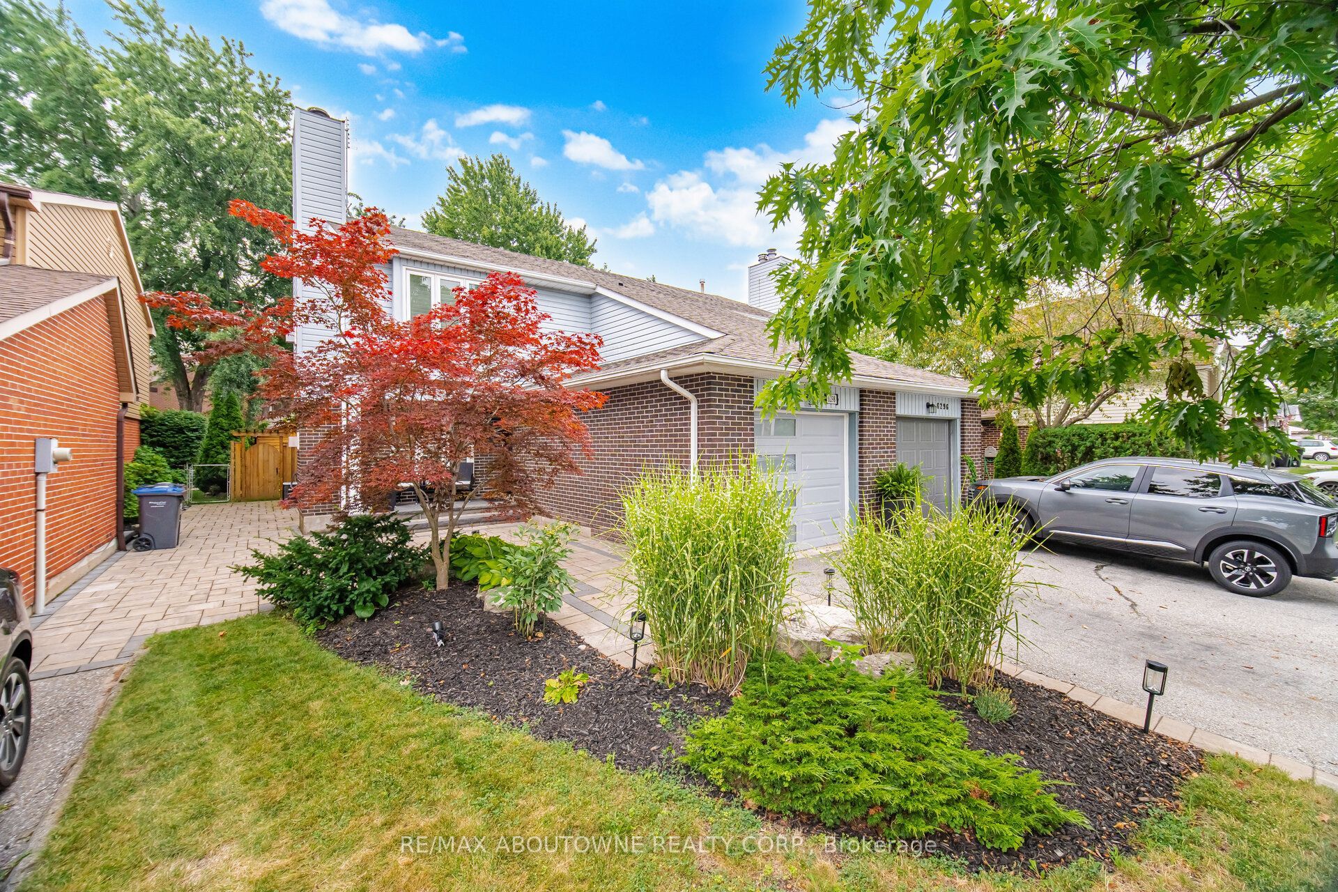 6298 Starfield Crescent