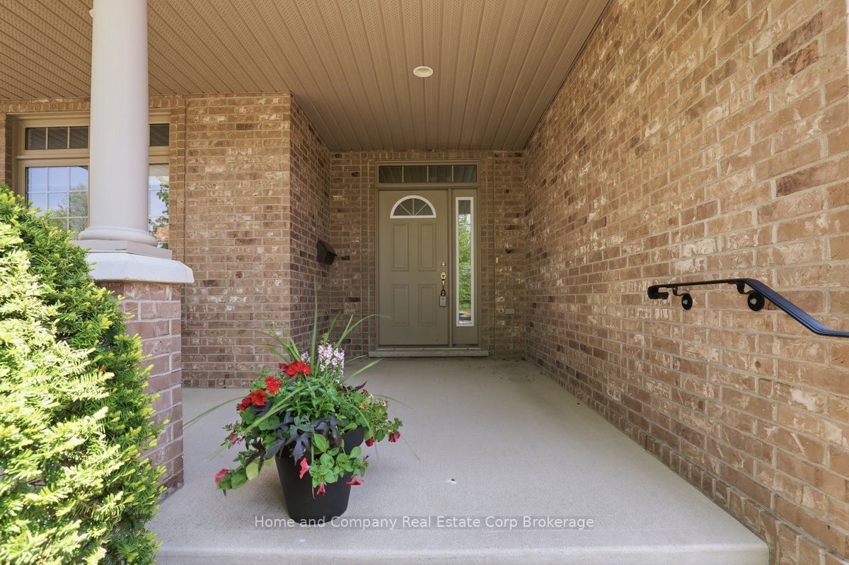 28 North Pointe Drive