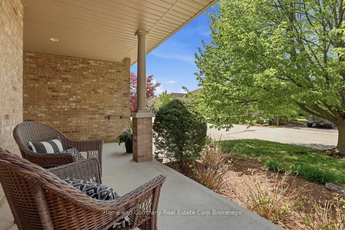 28 North Pointe Drive
