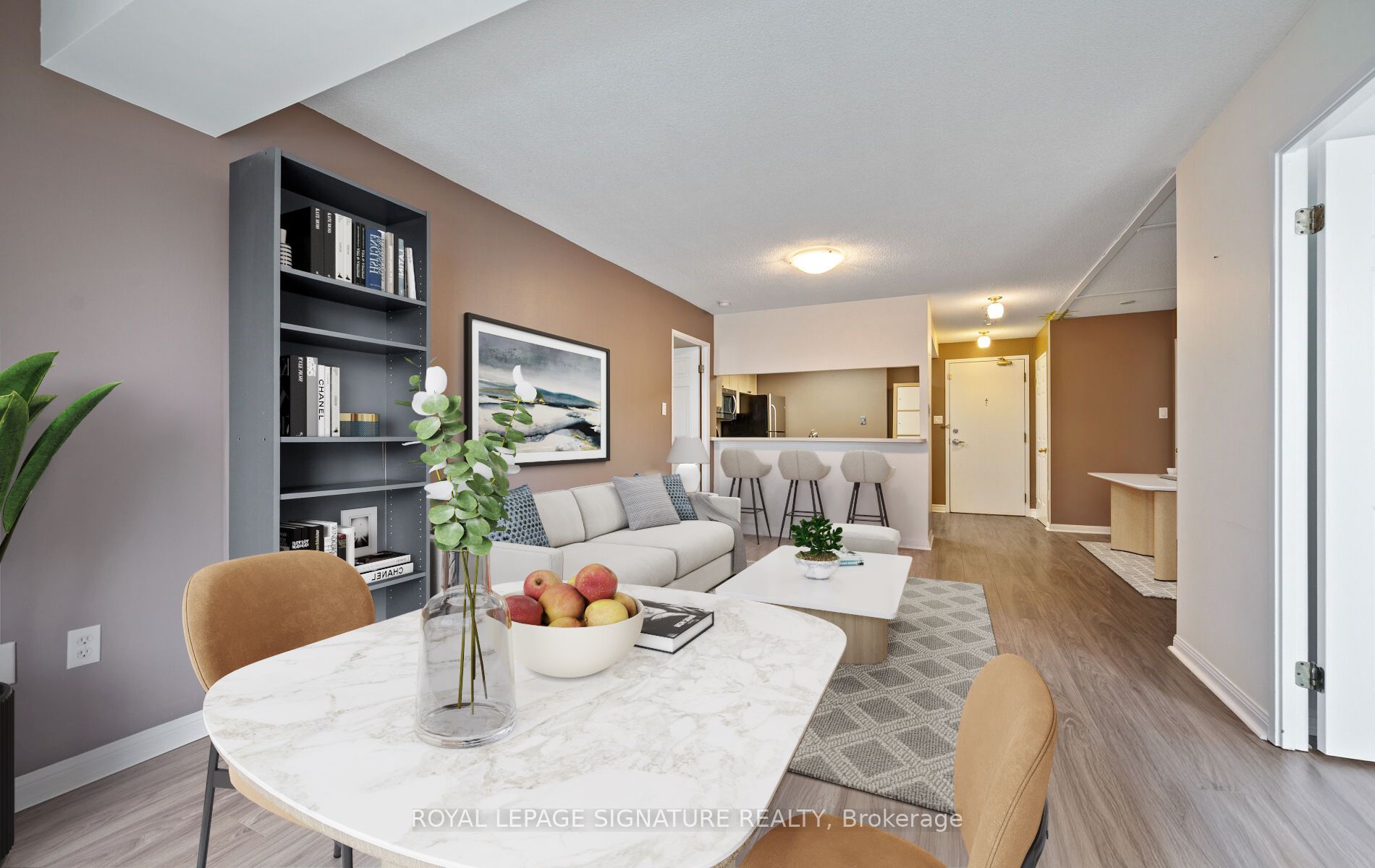 101 Subway Crescent 102