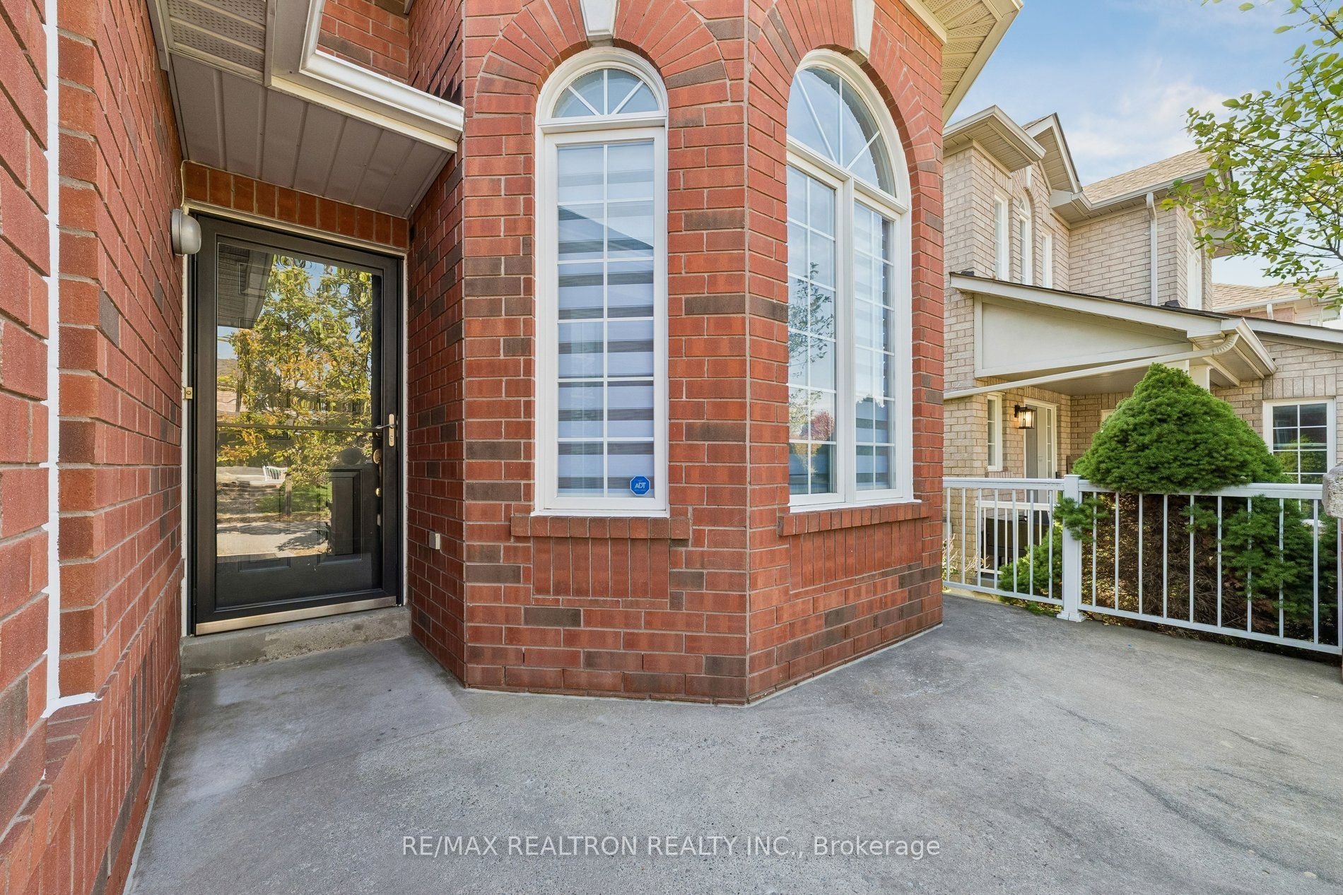 58 Lurosa Crescent