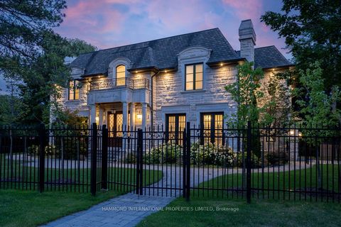 21 Hammok Crescent Markham ON L3T 2X3