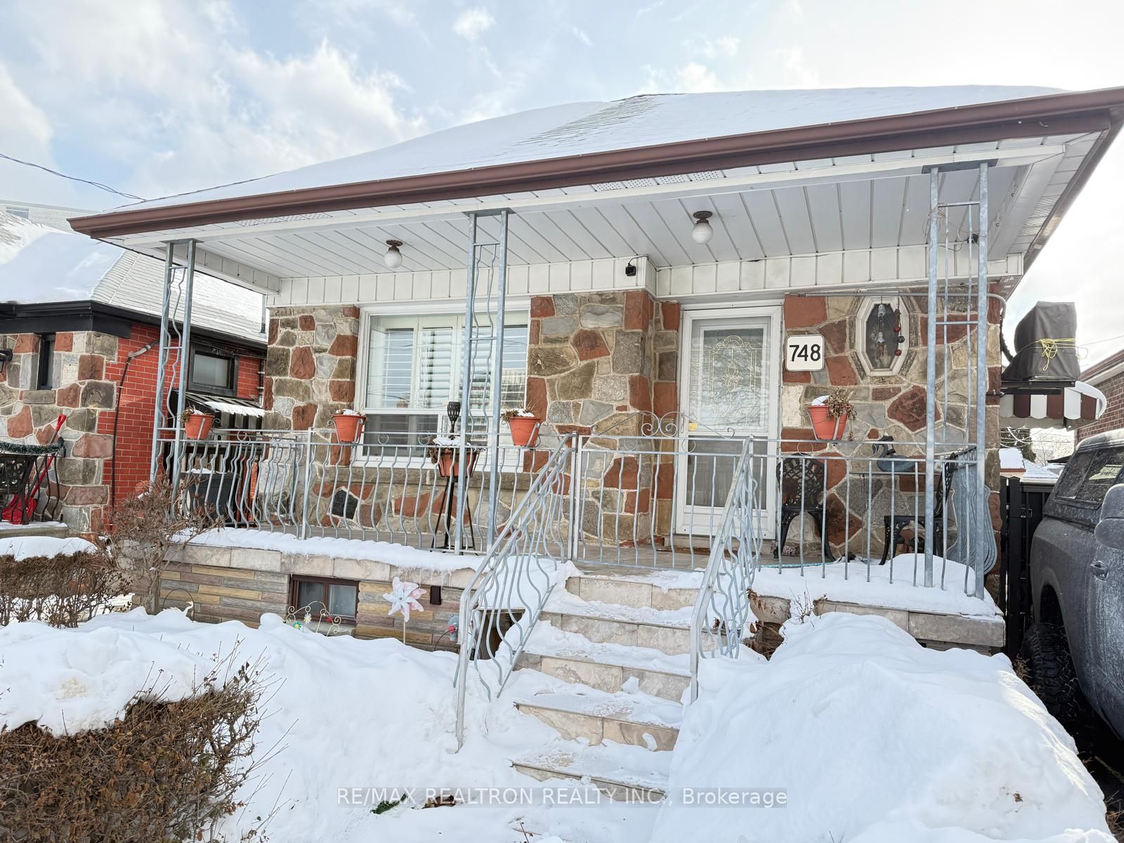 748 Vaughan Road