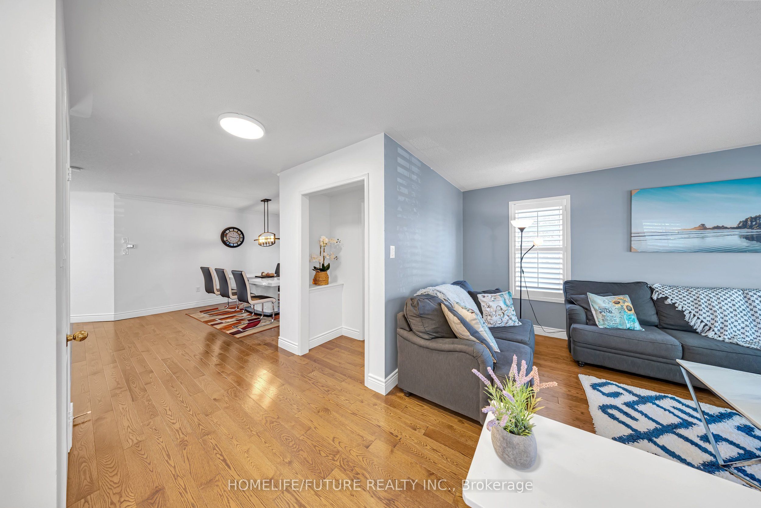 17 Grainger Crescent