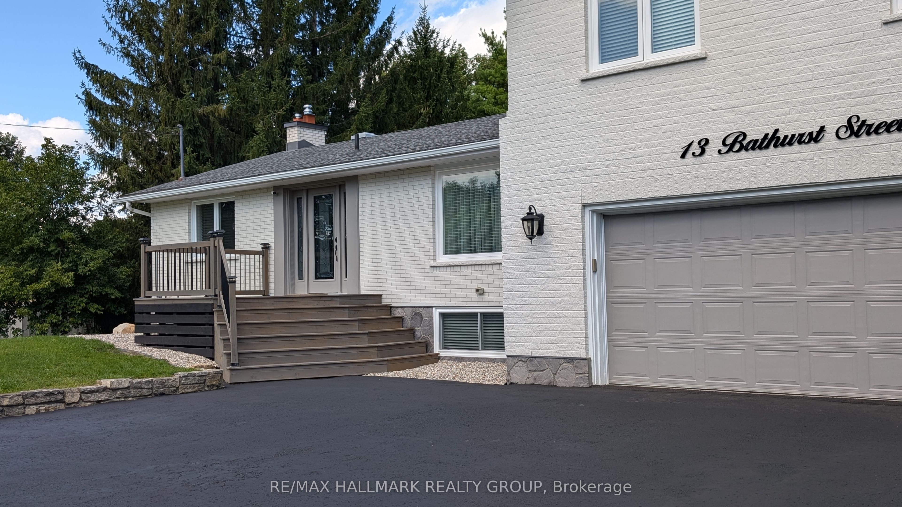 13 Bathurst Street