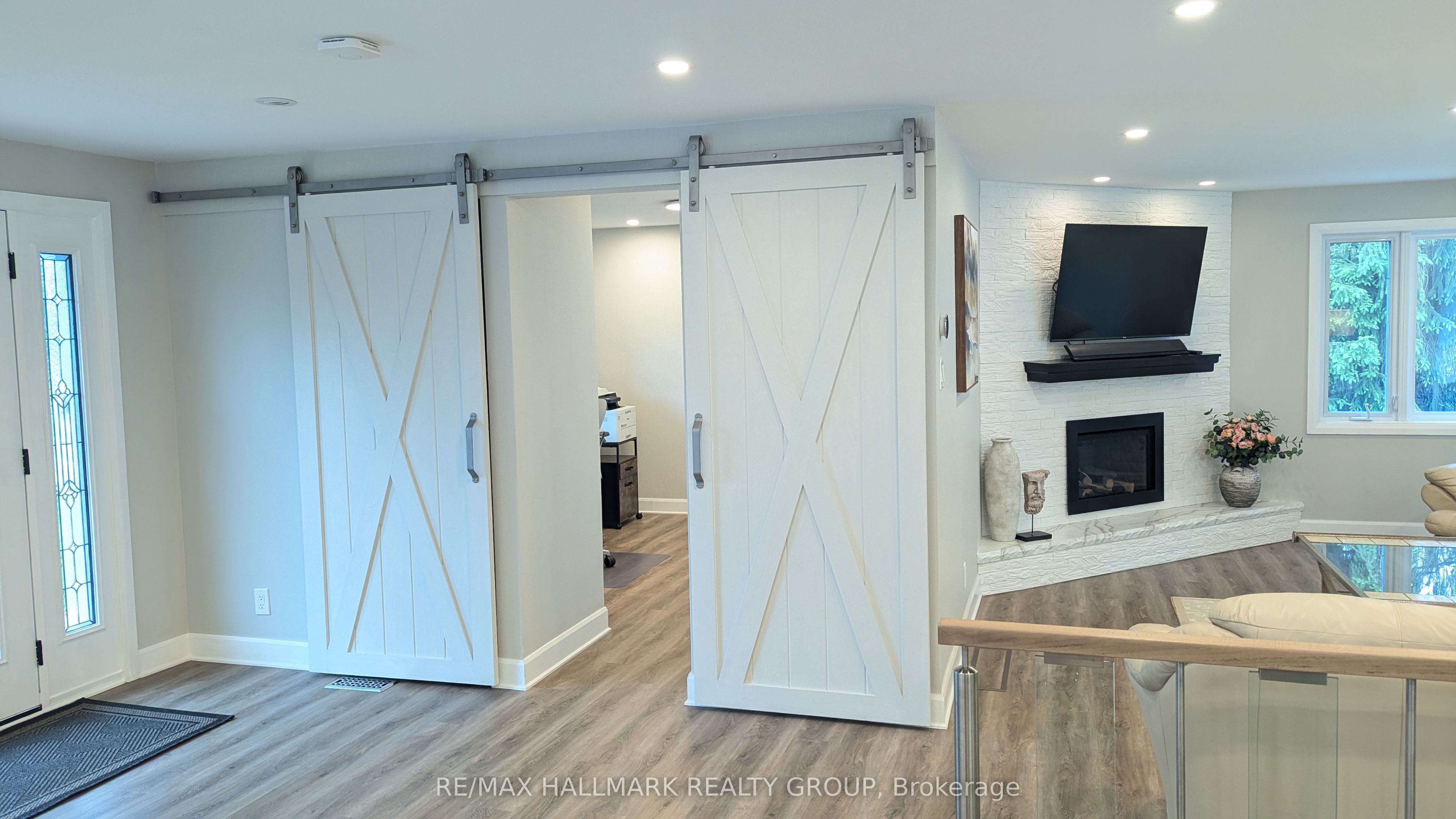 13 Bathurst Street