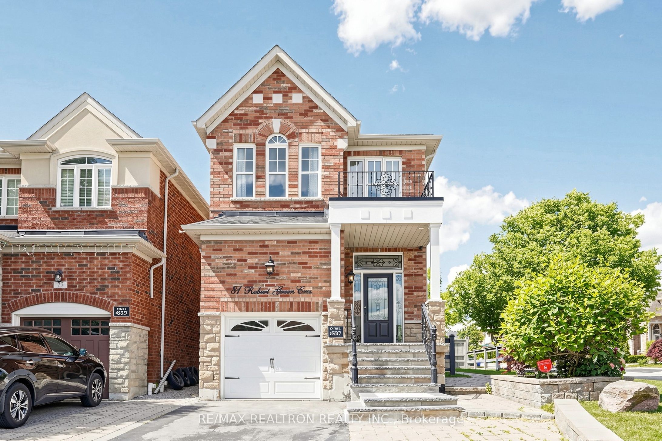 81 Robert Green Crescent