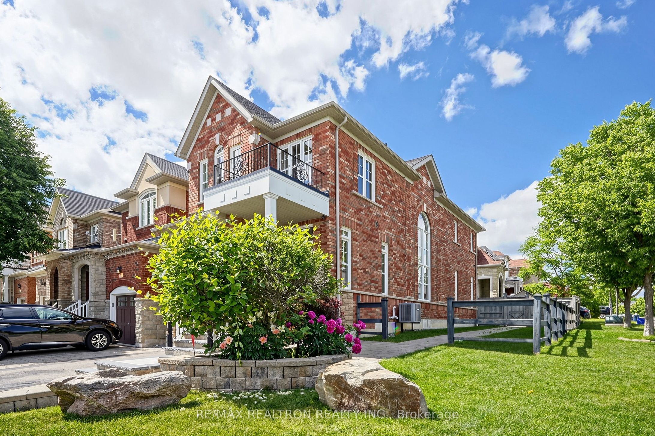 81 Robert Green Crescent