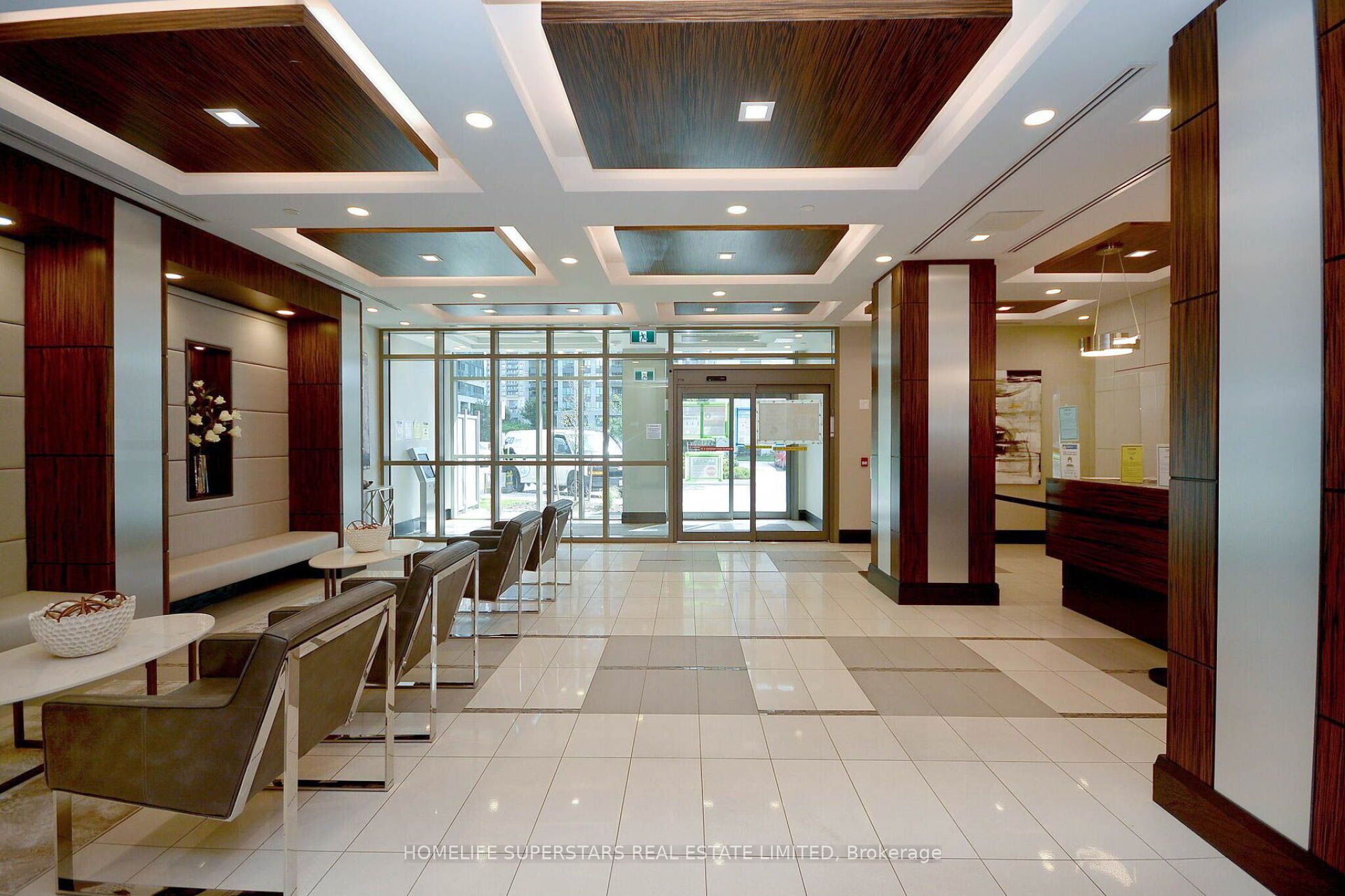 349 Rathburn Road W 2208