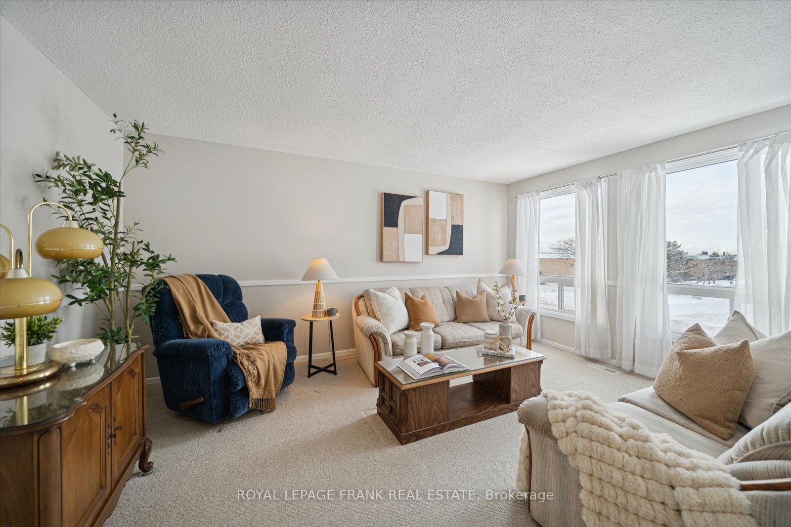 581 Grandview Street S