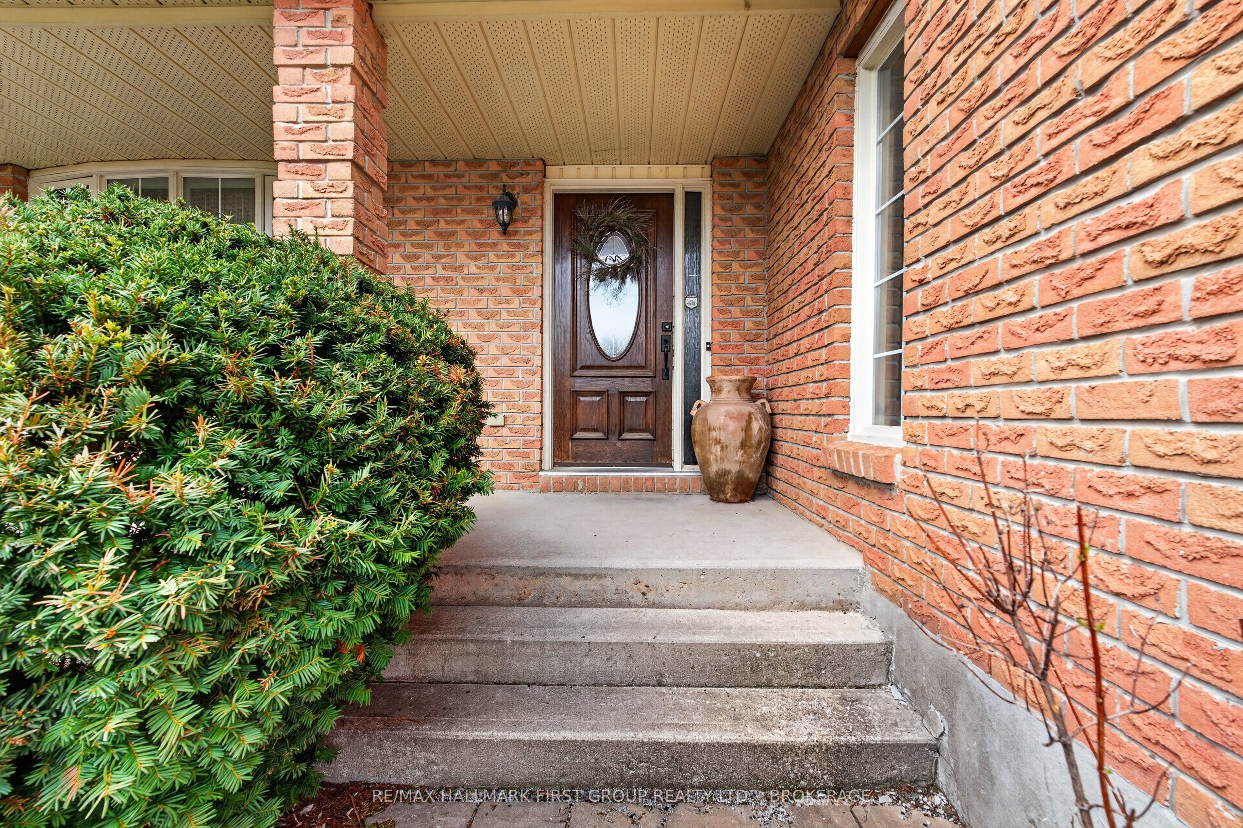 1130 Caitlin Crescent