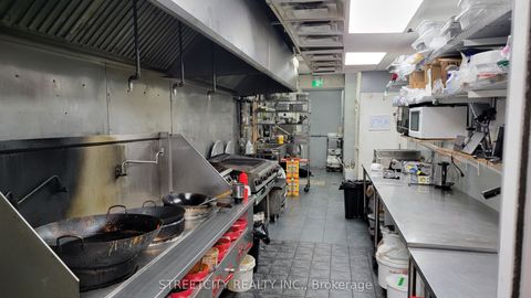 1016 Oxford Street E London East ON N5Y 3K7