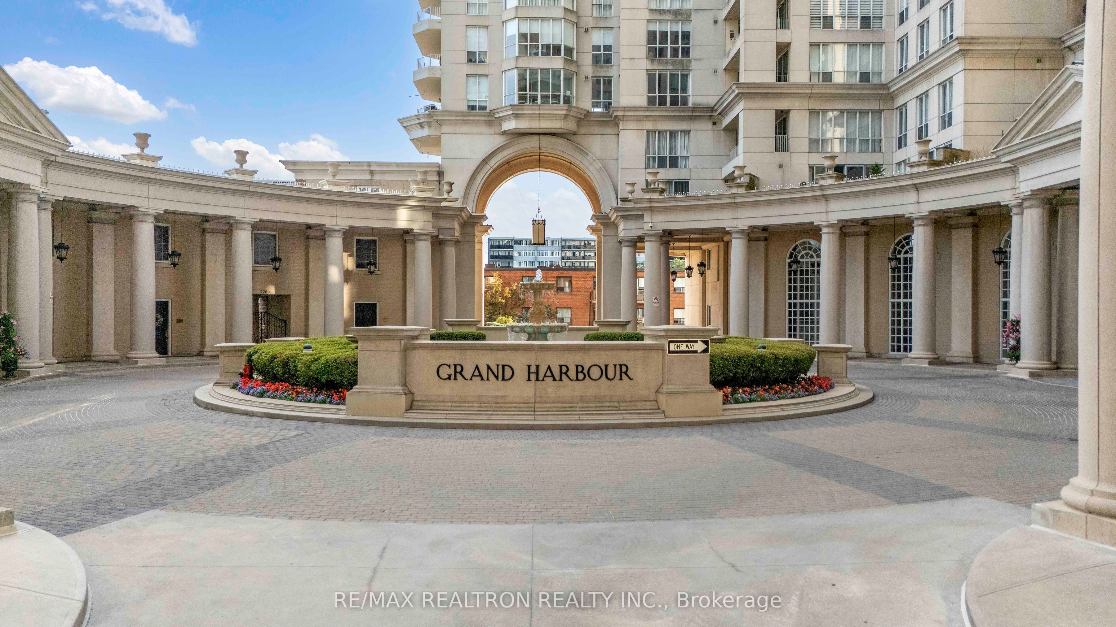 2287 Lake Shore Boulevard W 1402