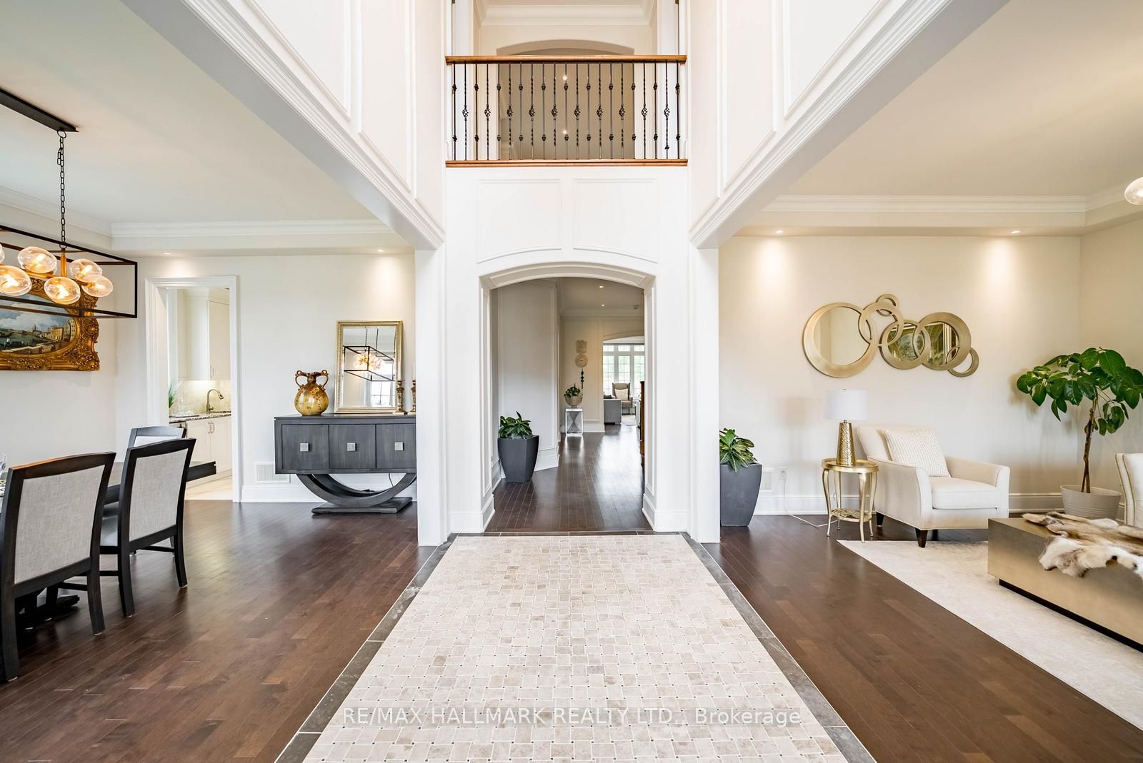 37 Country Club Crescent
