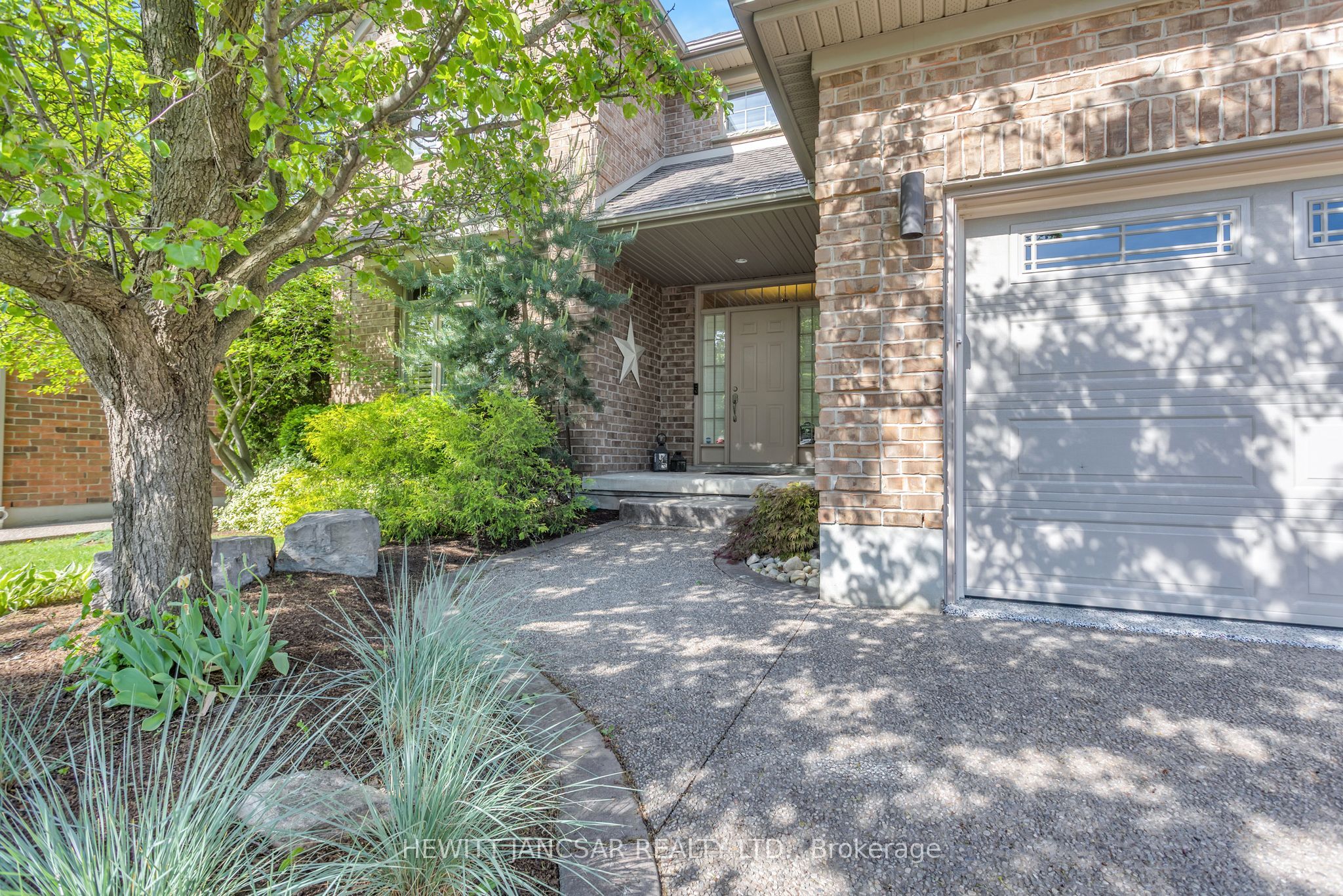 211 Terrace Wood Crescent